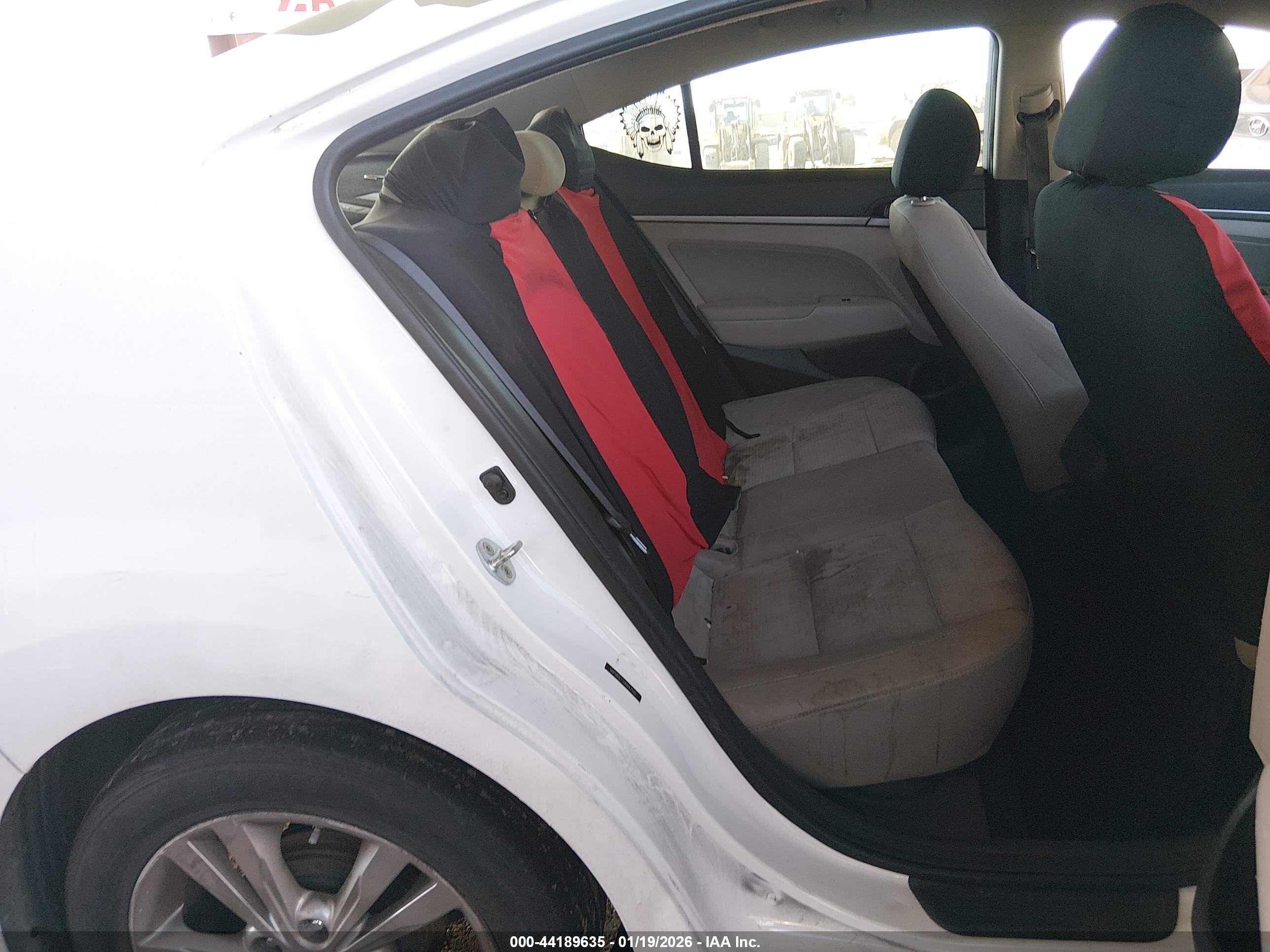 HYUNDAI ELANTRA image 8
