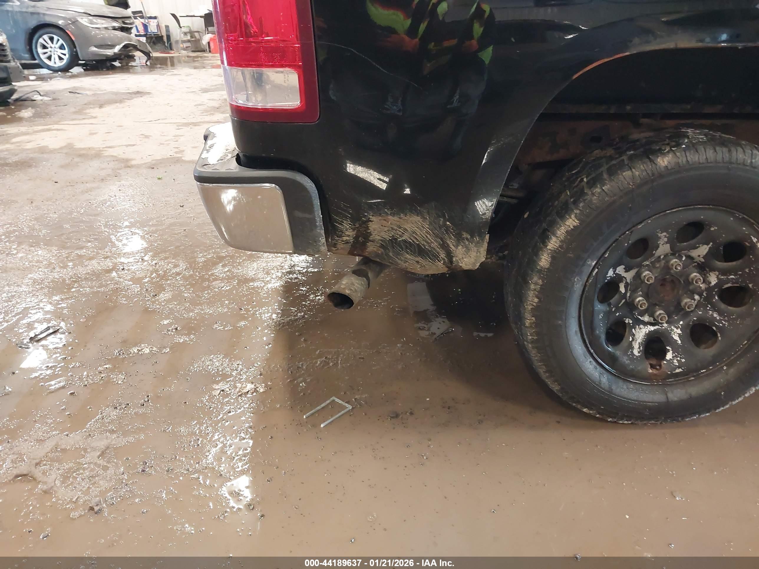 GMC SIERRA image 6