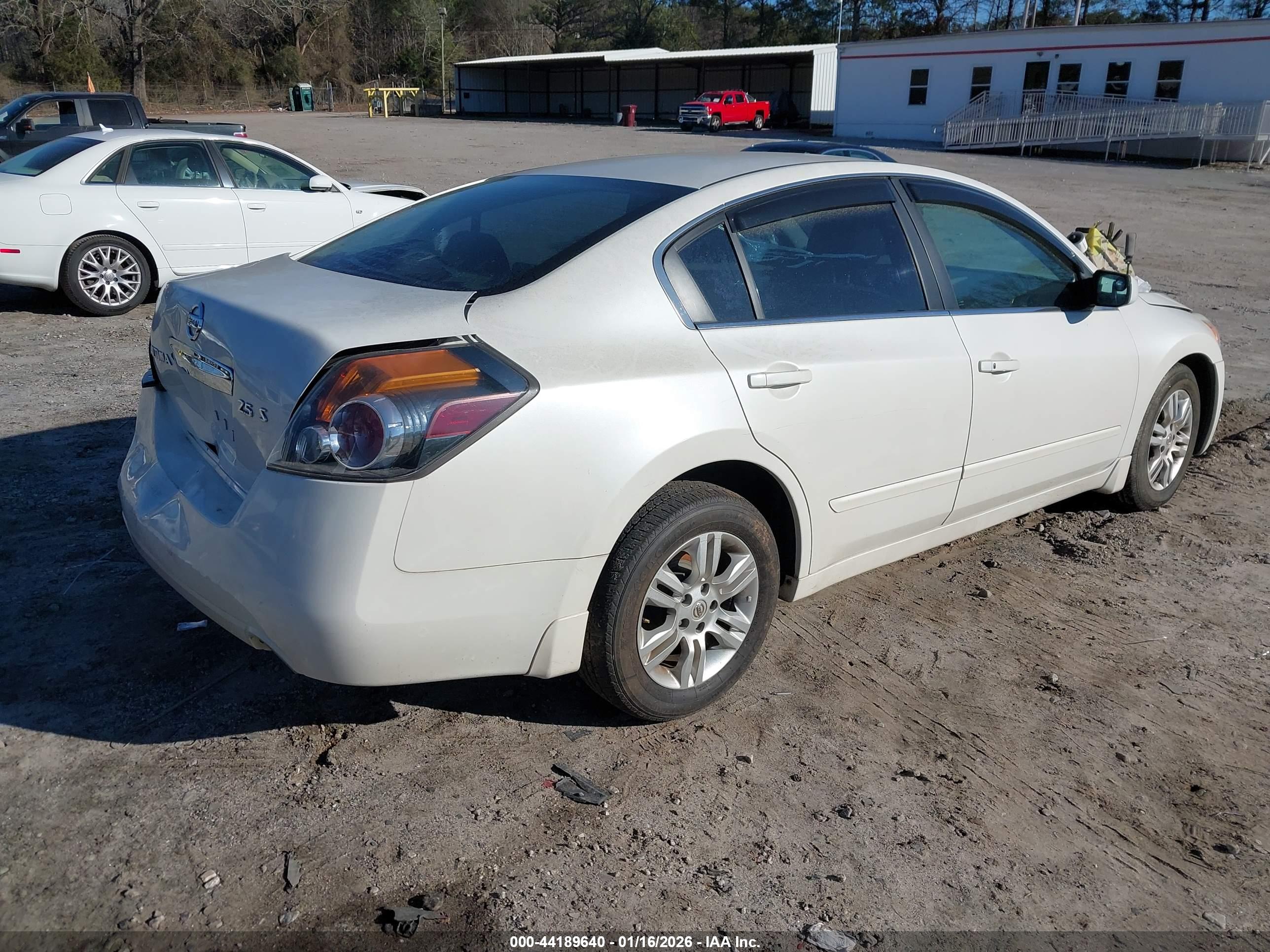 NISSAN ALTIMA image 4