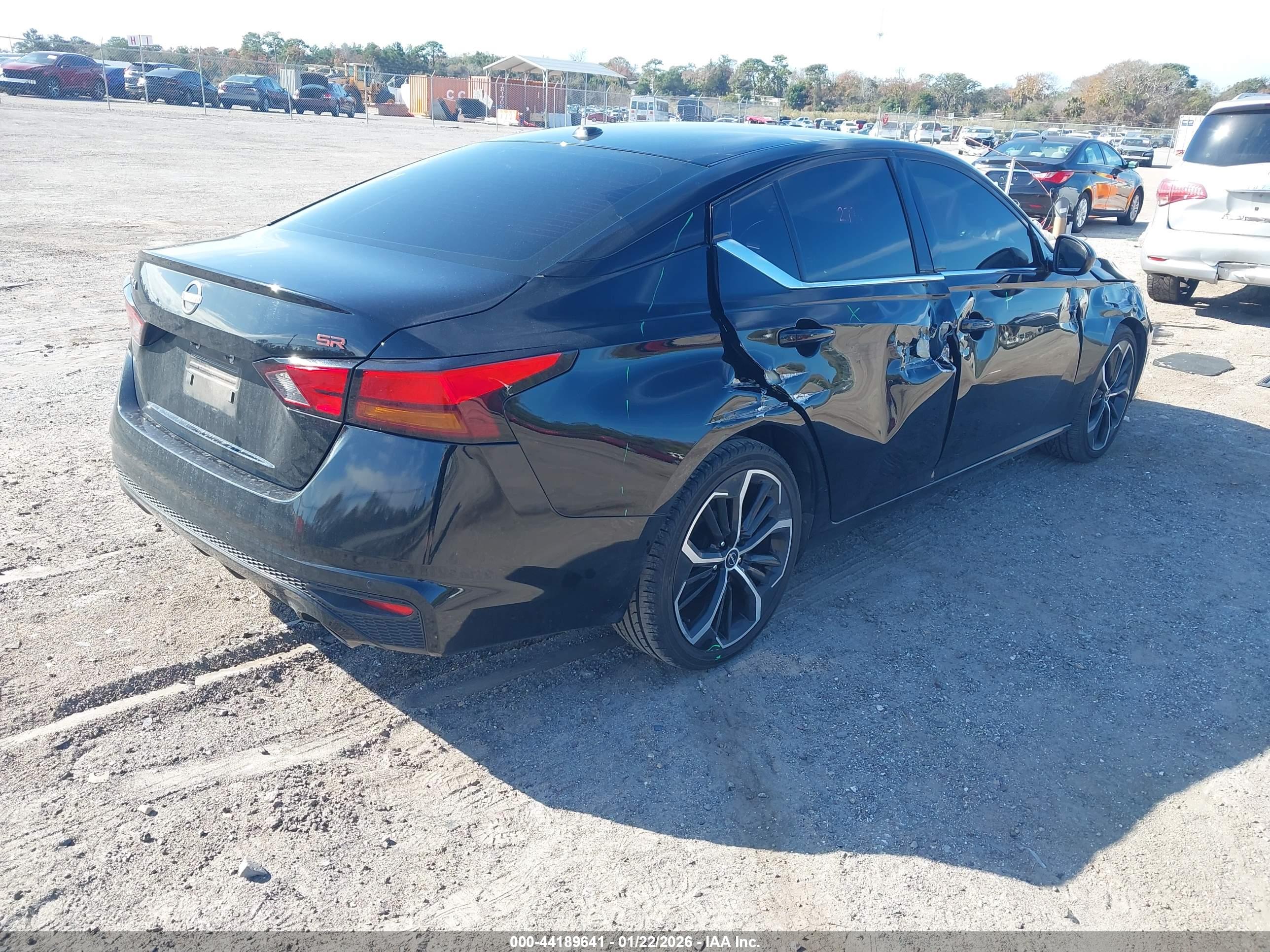 NISSAN ALTIMA image 4