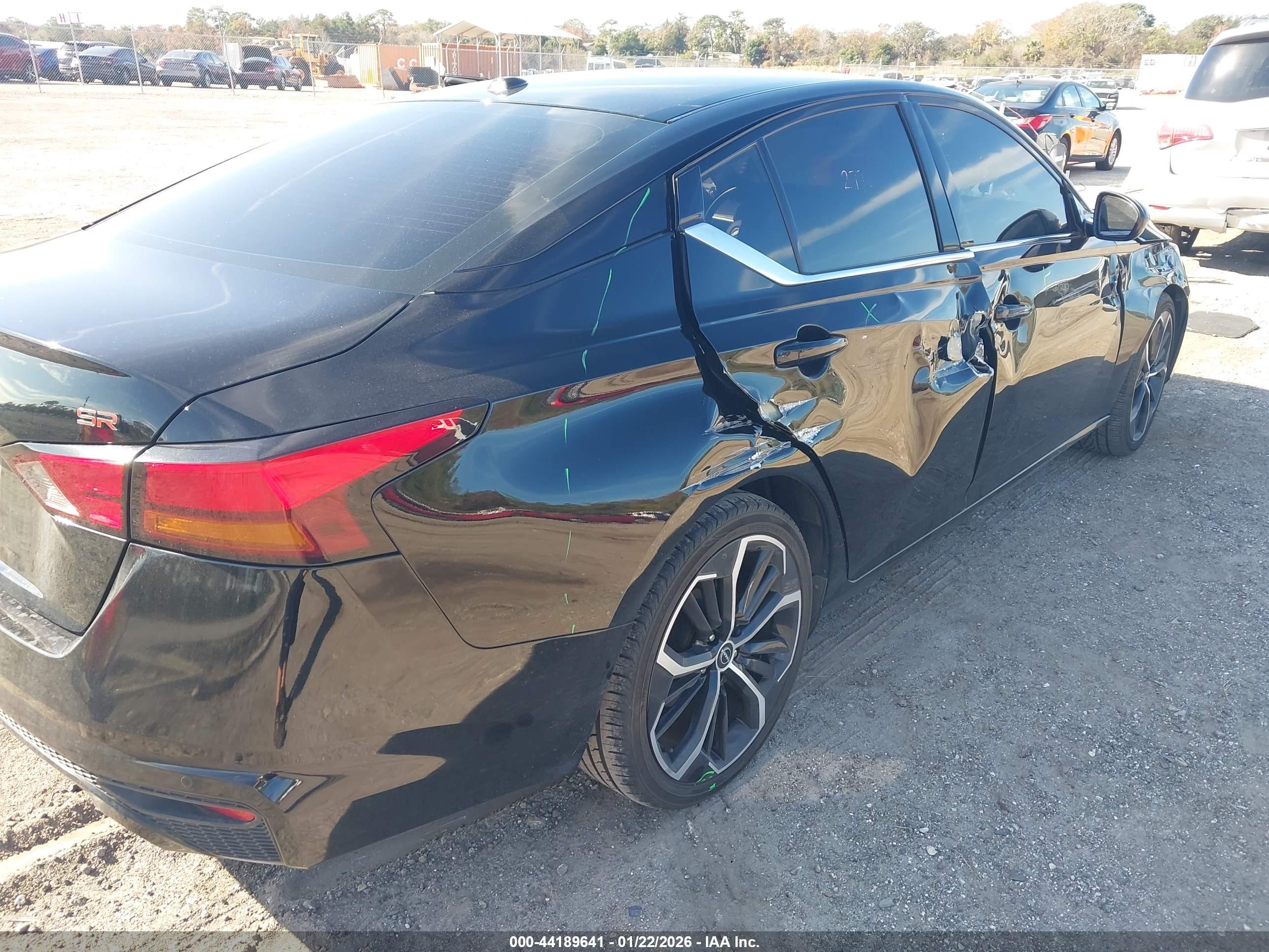 NISSAN ALTIMA image 6