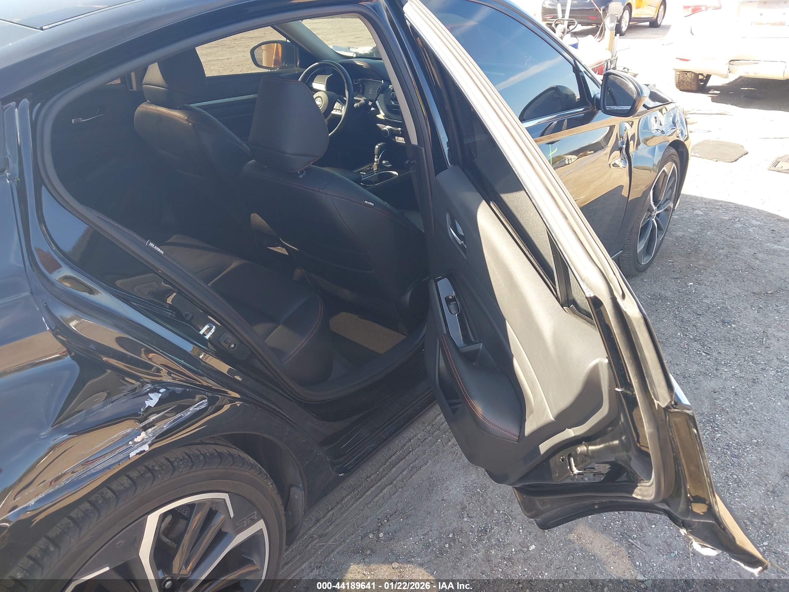 NISSAN ALTIMA image 8