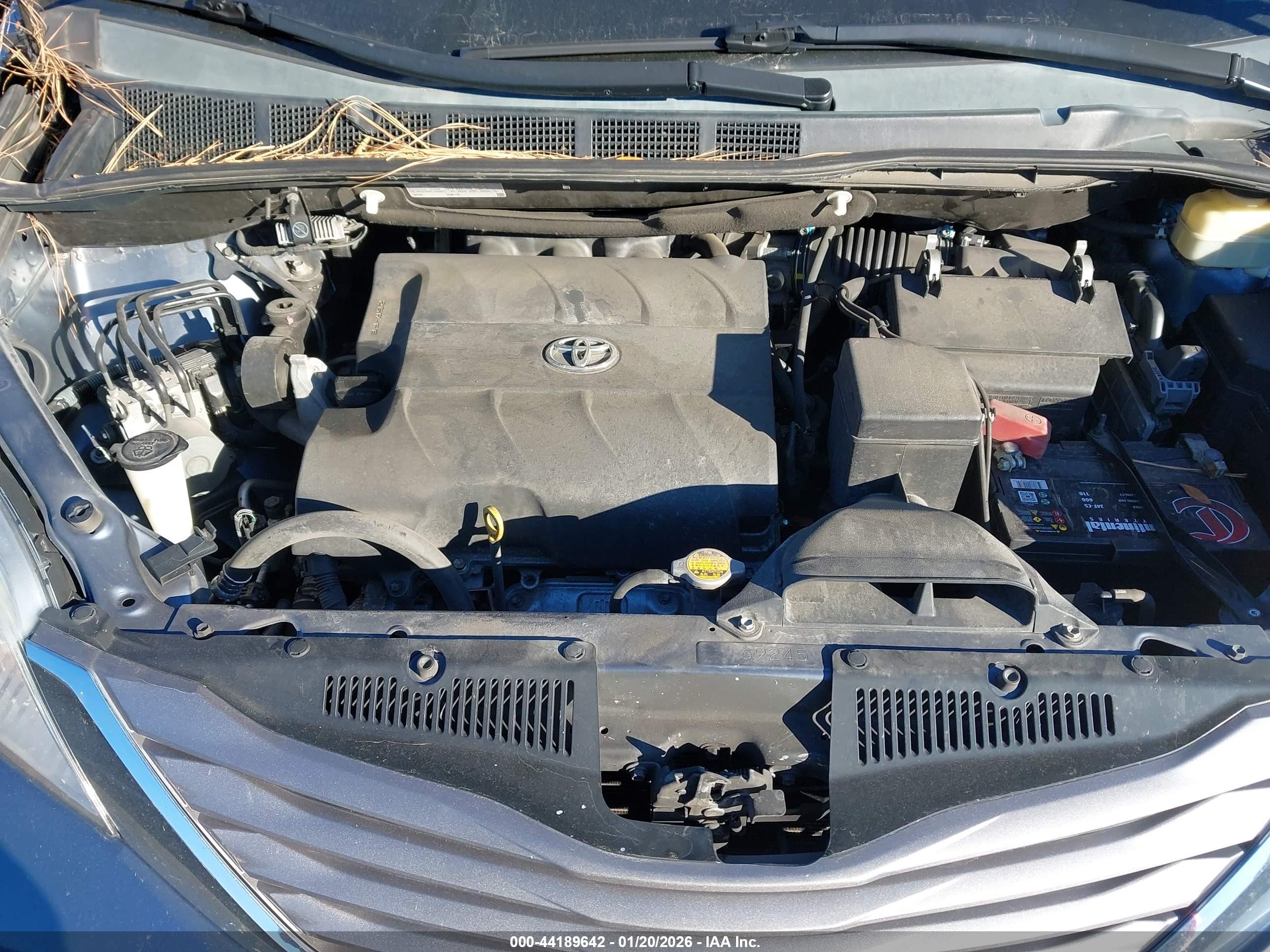 TOYOTA SIENNA image 10