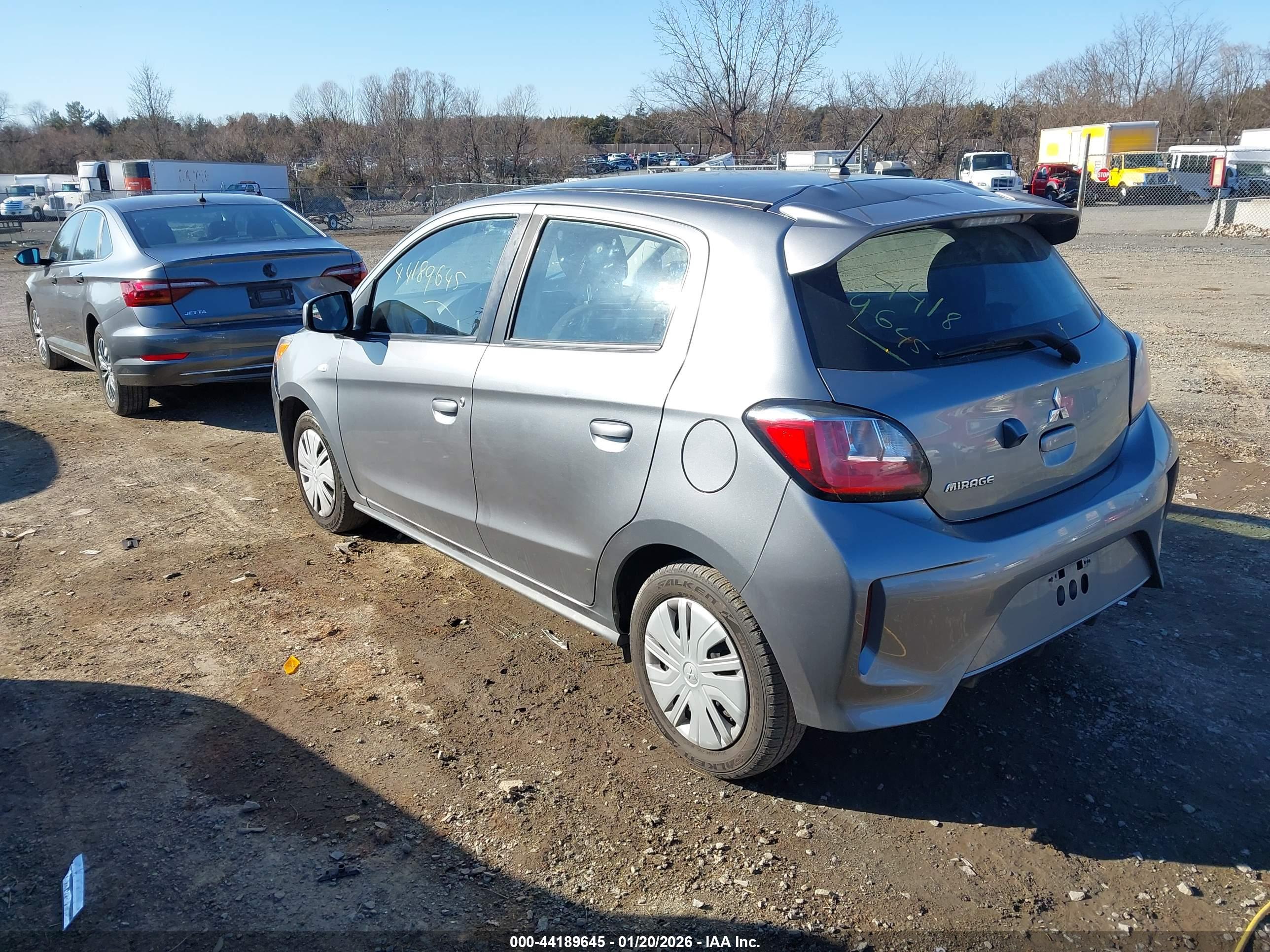 MITSUBISHI MIRAGE image 3
