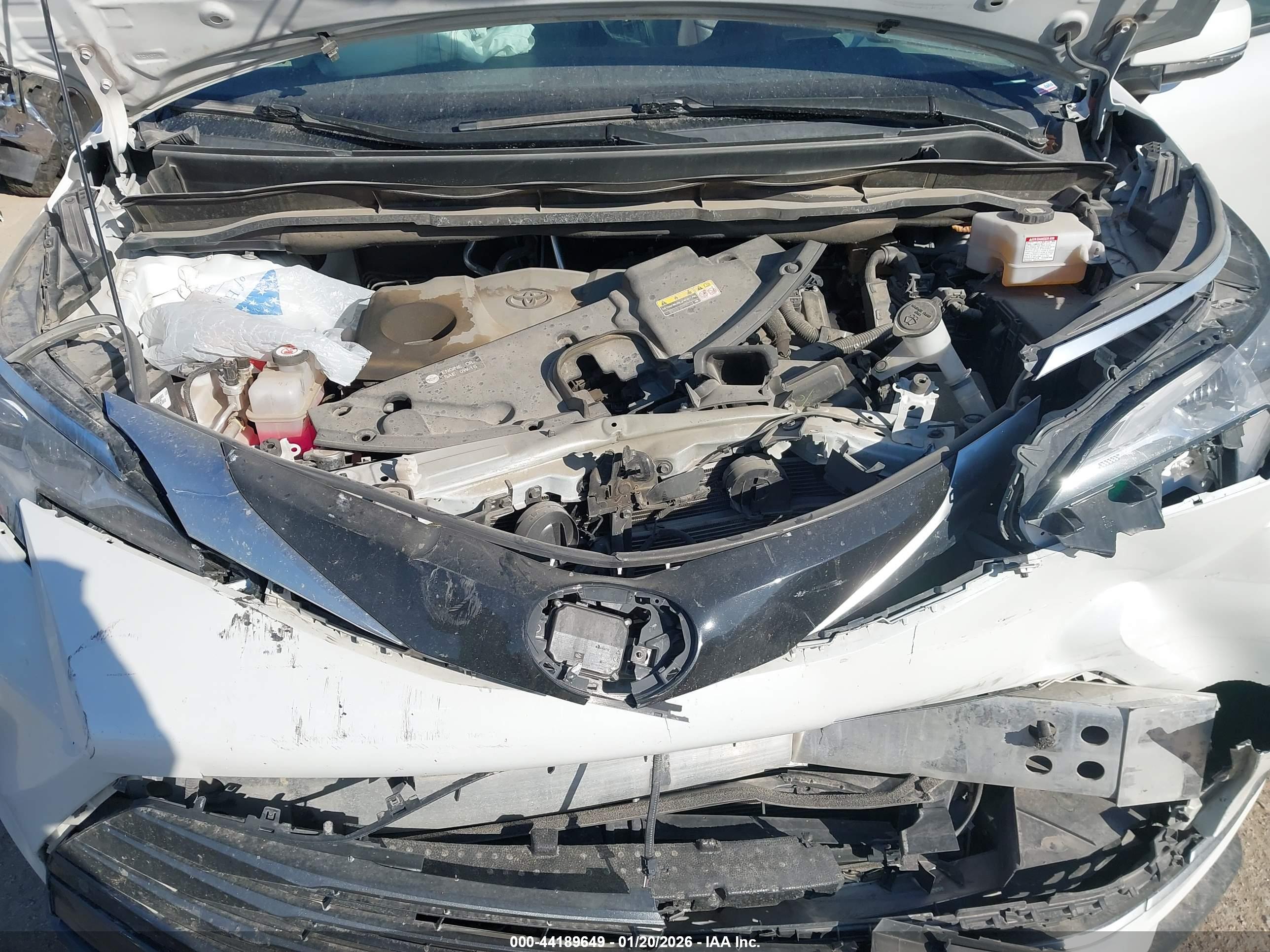 TOYOTA SIENNA image 10
