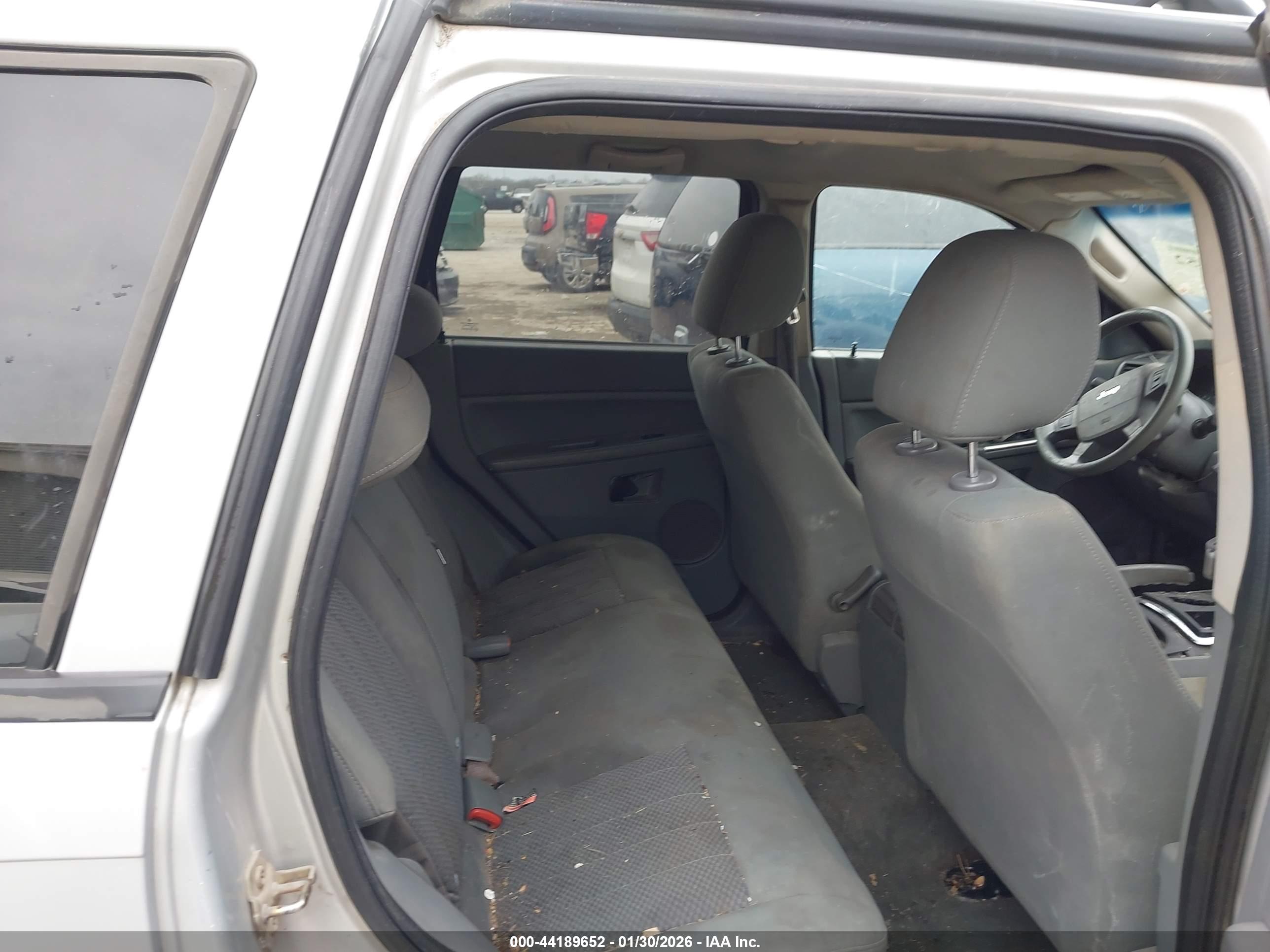 JEEP GRAND image 8
