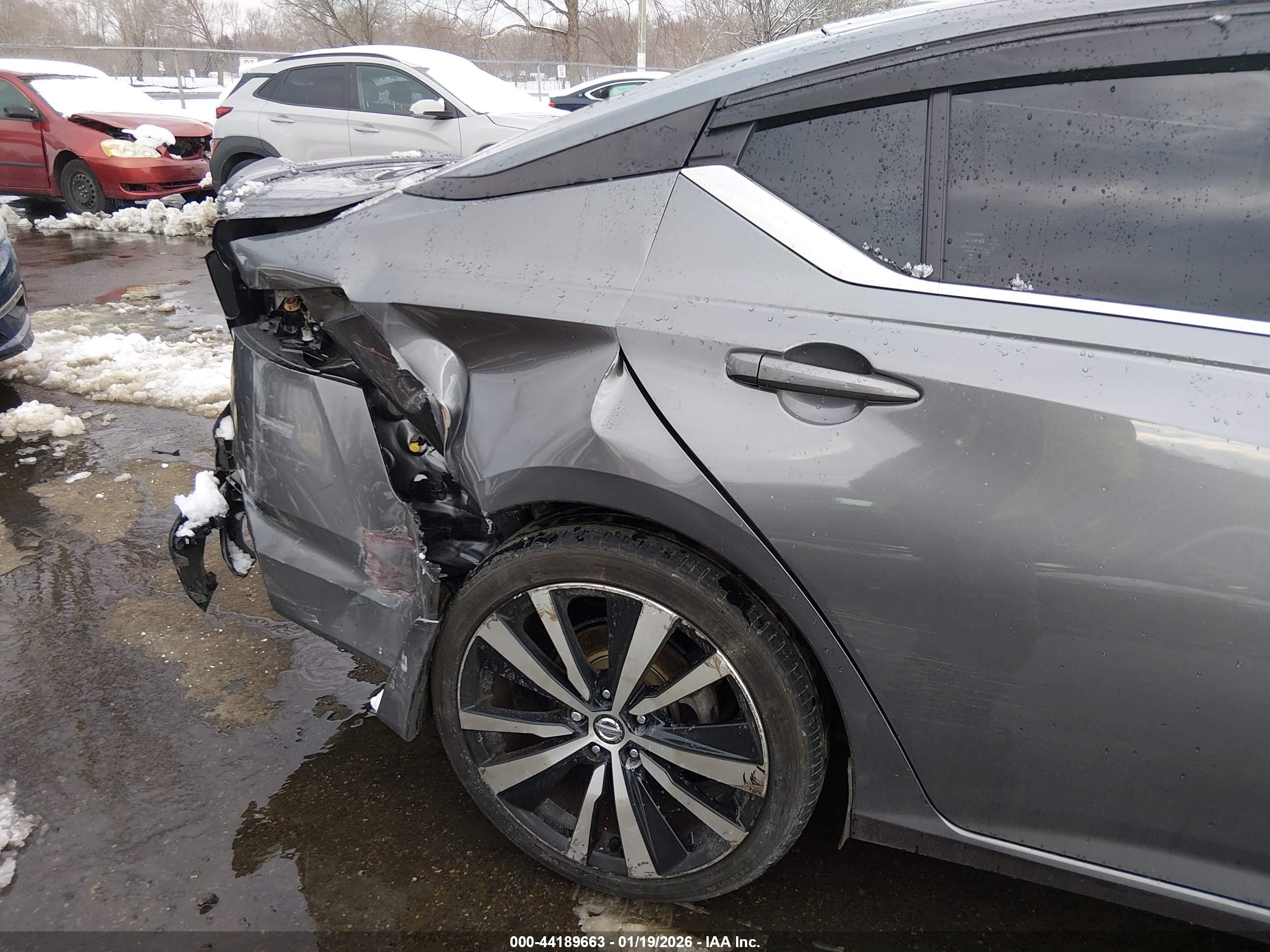 NISSAN ALTIMA image 6