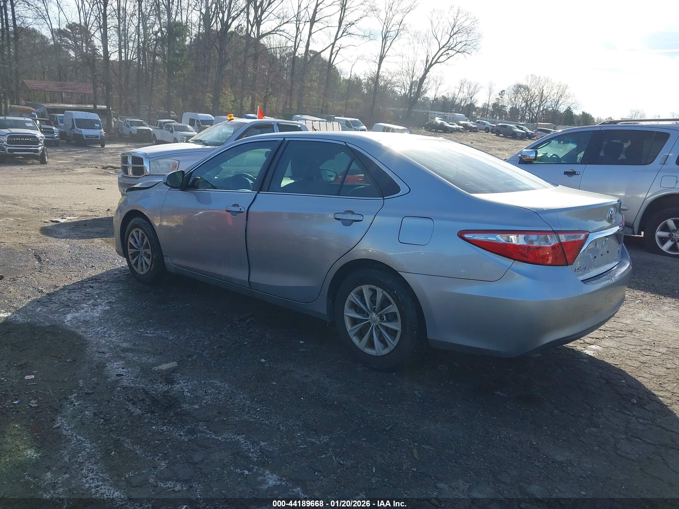 TOYOTA CAMRY image 3