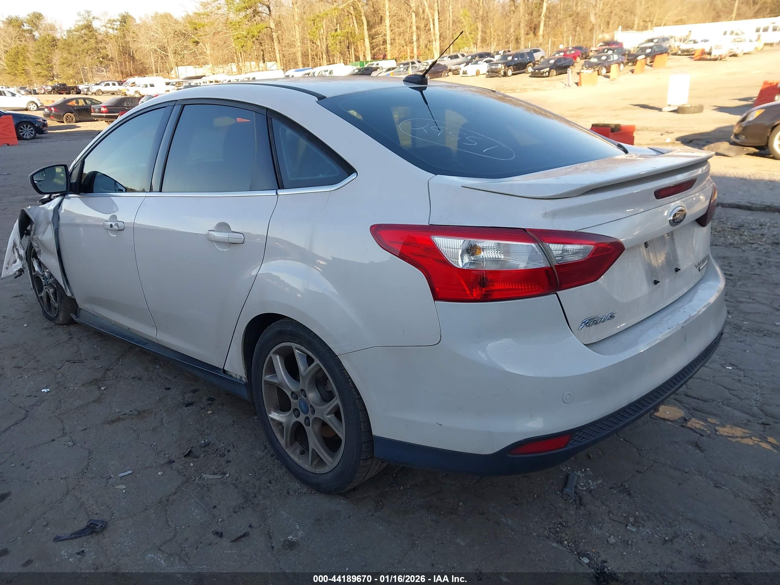 FORD FOCUS image 3