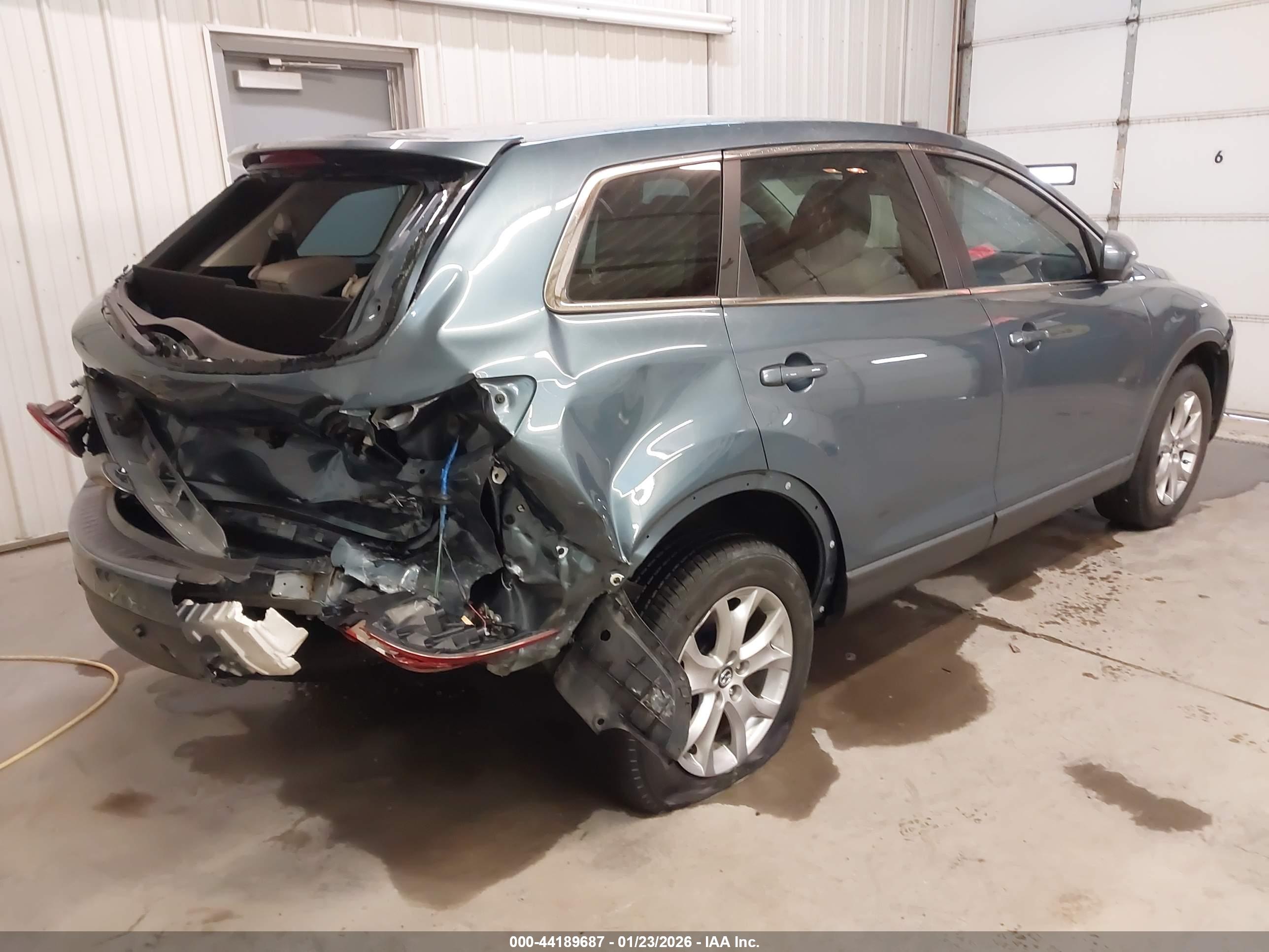 MAZDA CX-9 image 4
