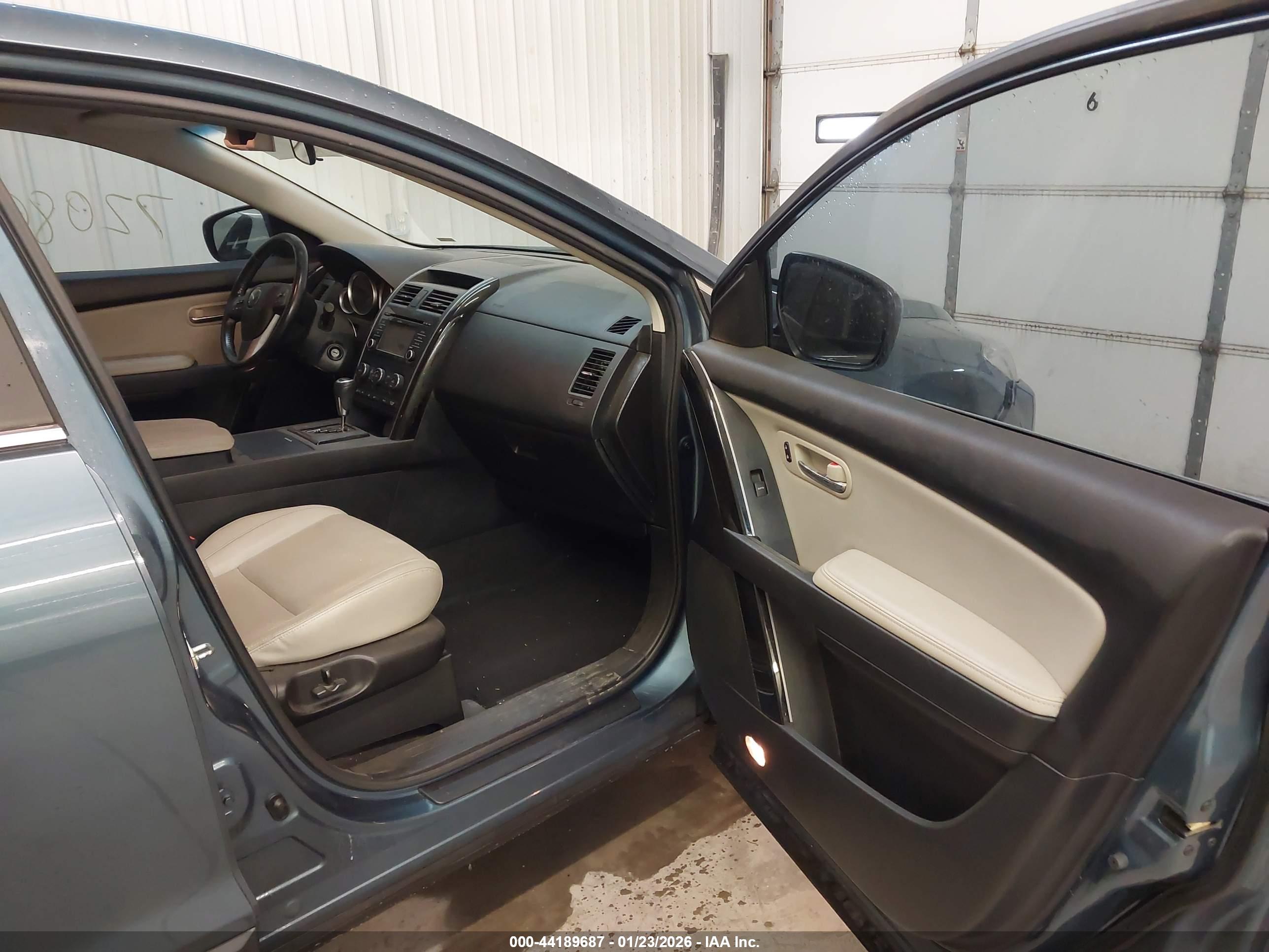 MAZDA CX-9 image 5