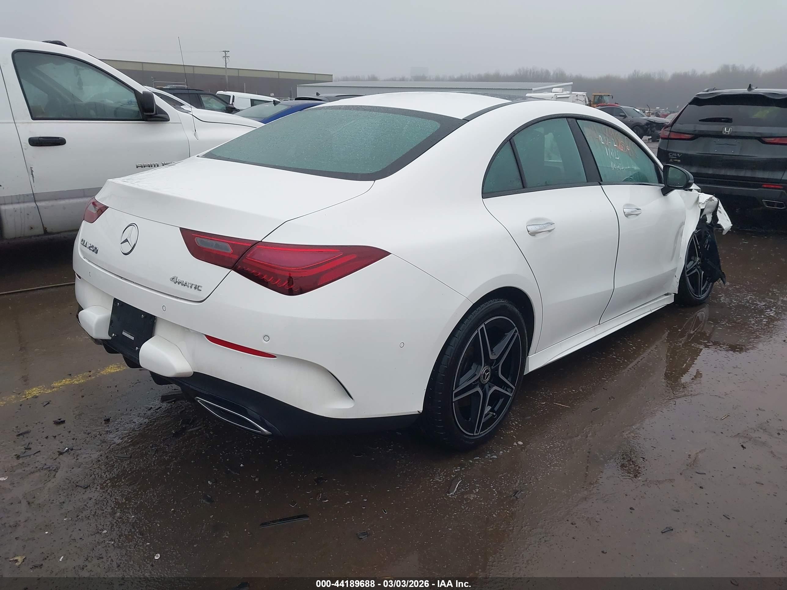 MERCEDES-BENZ CLA image 4