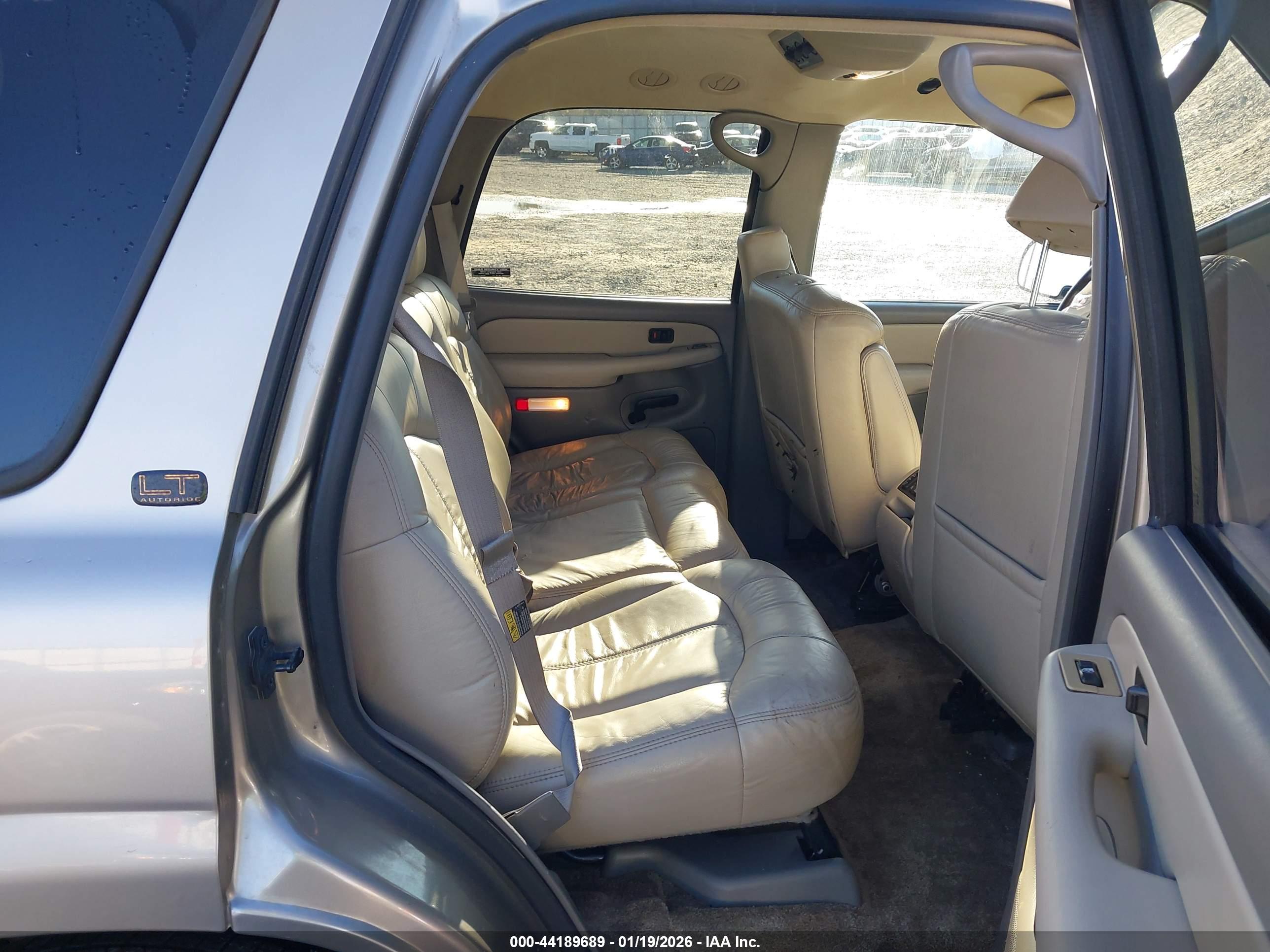 CHEVROLET TAHOE image 8