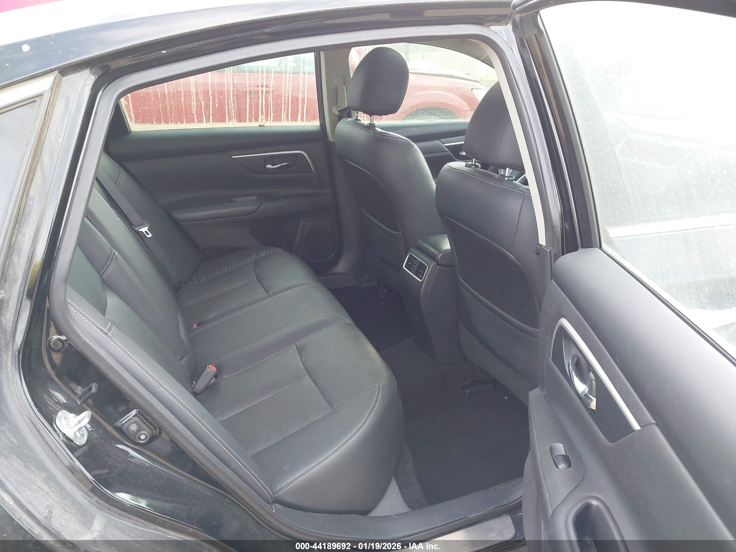 NISSAN ALTIMA image 8