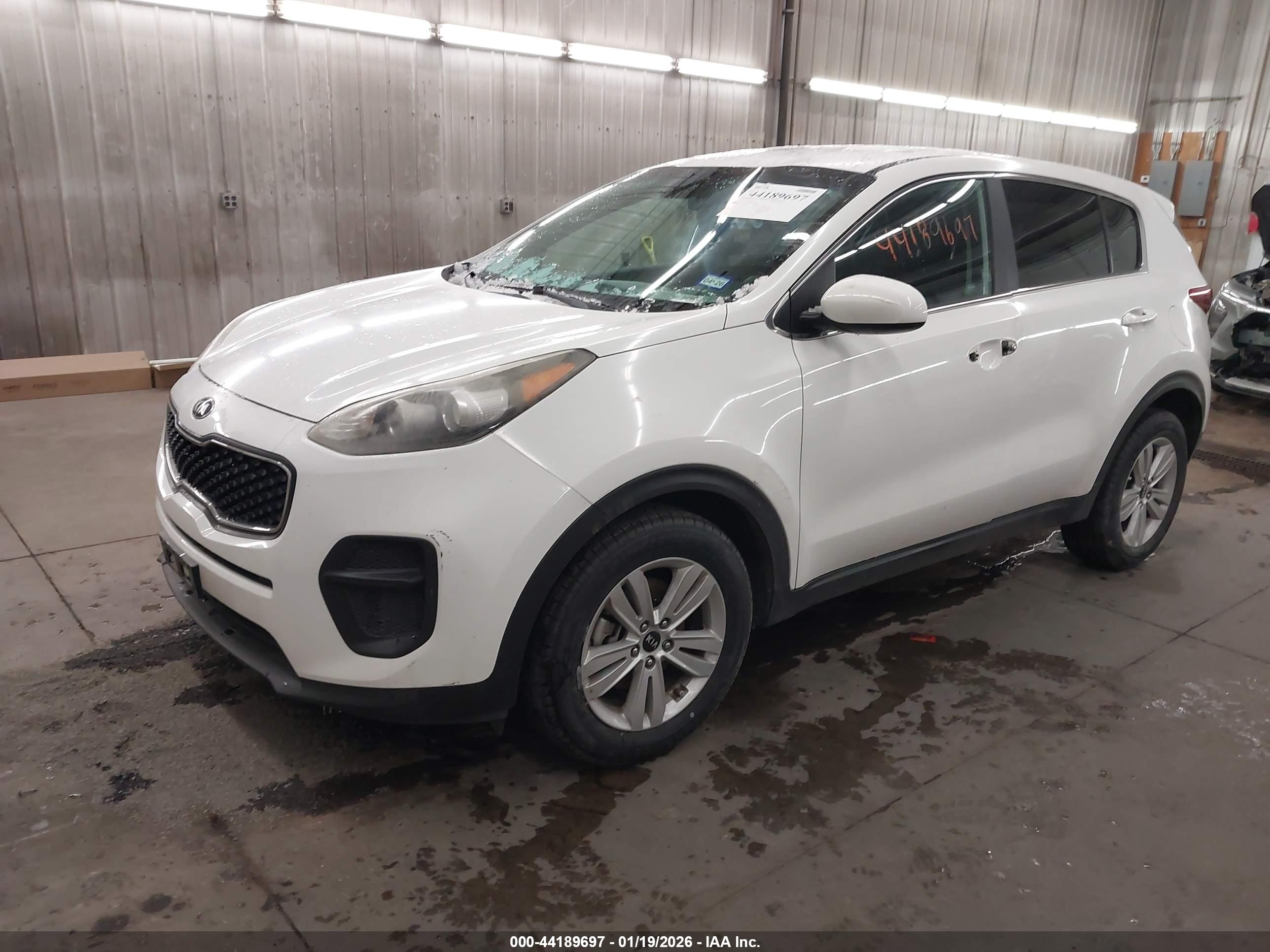 KIA SPORTAGE image 2