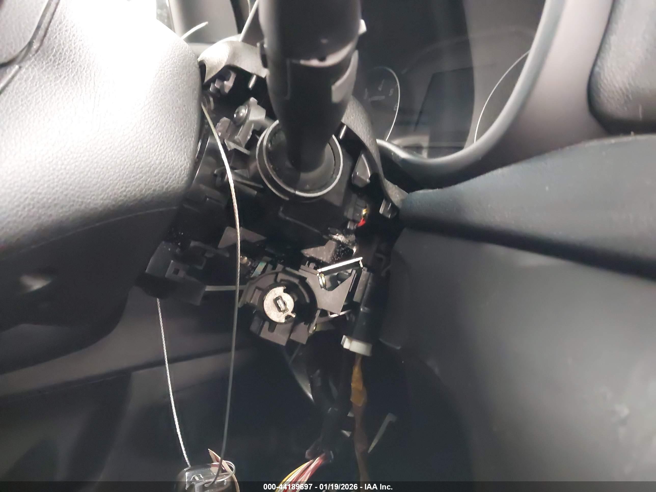 KIA SPORTAGE image 6