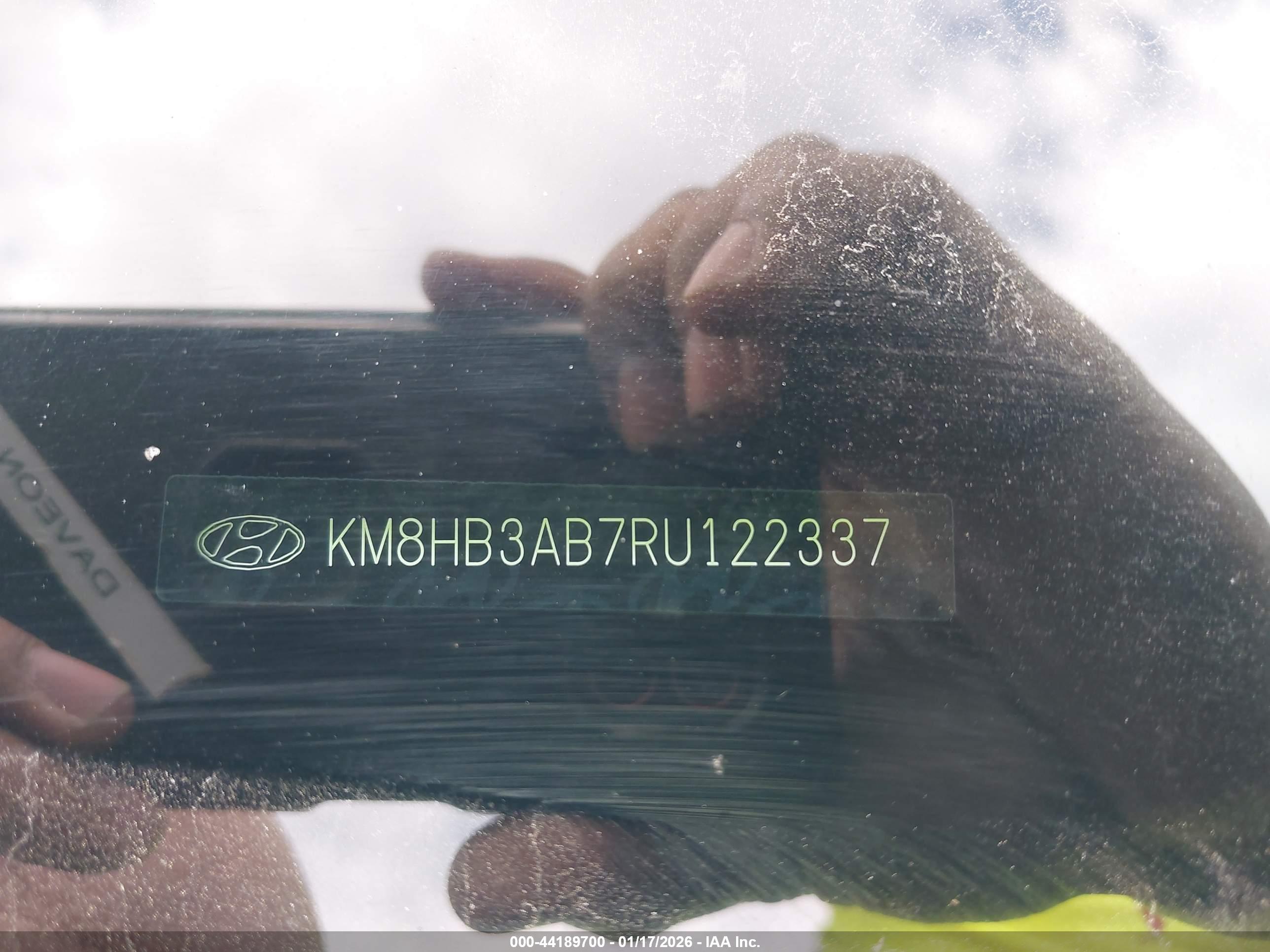 HYUNDAI KONA image 9