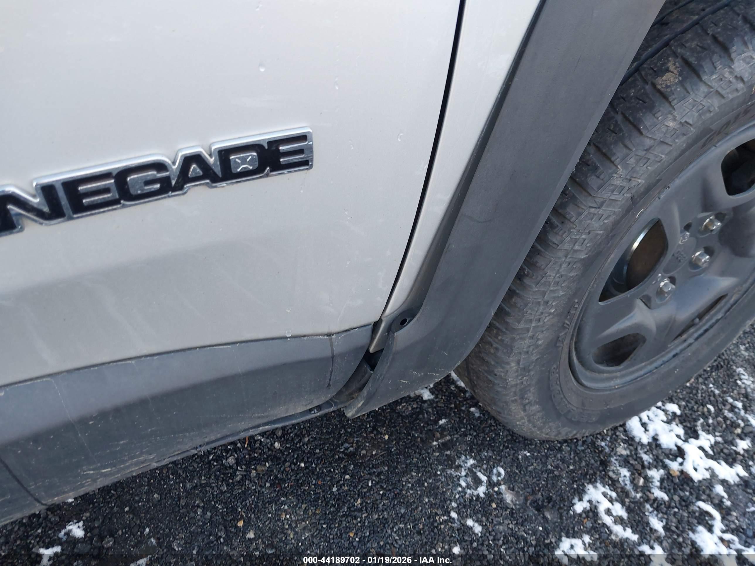 JEEP RENEGADE image 6