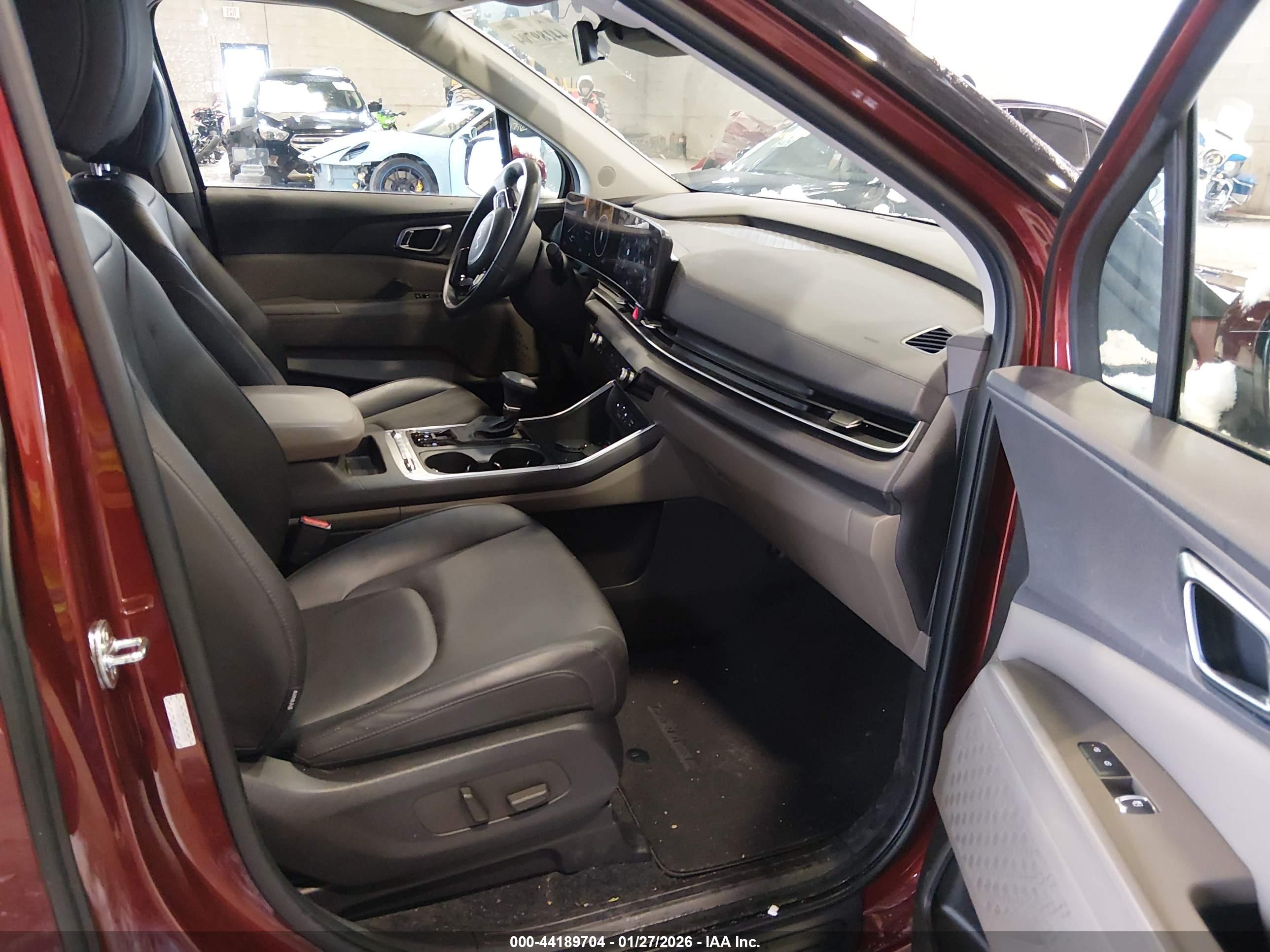 KIA CARNIVAL image 5