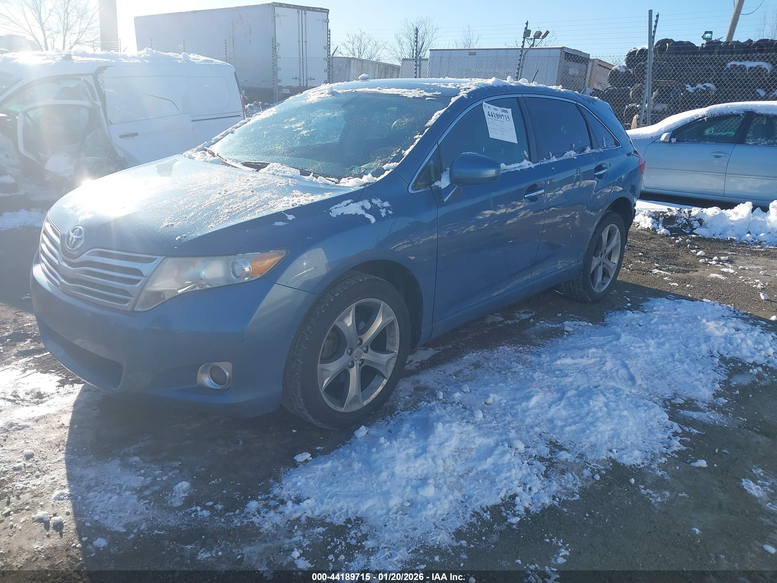 TOYOTA VENZA image 2