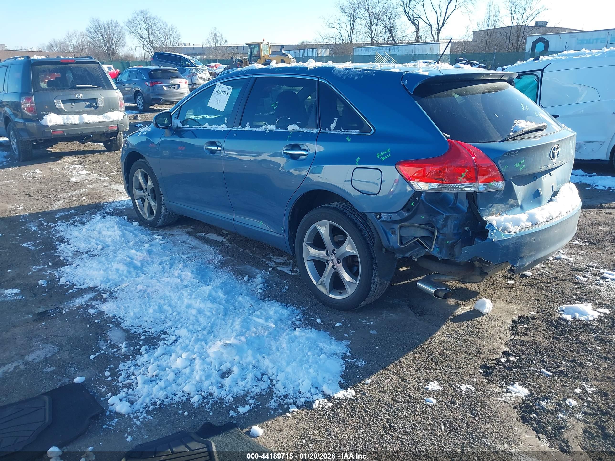 TOYOTA VENZA image 3