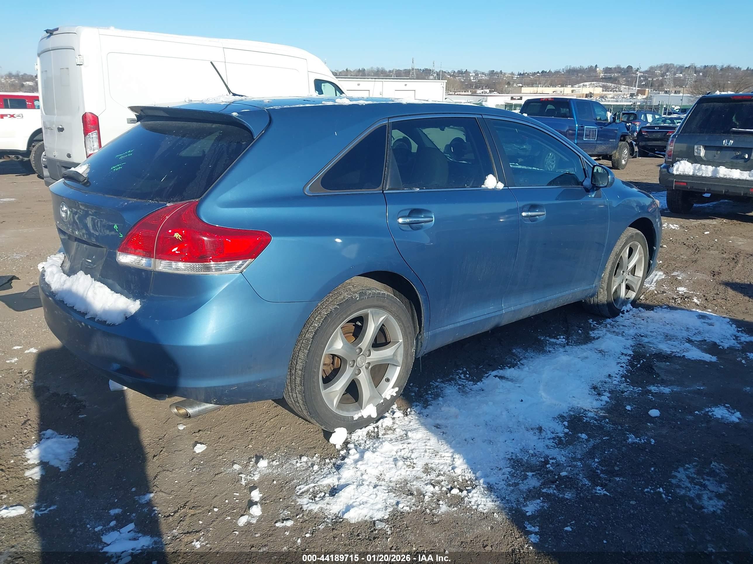 TOYOTA VENZA image 4