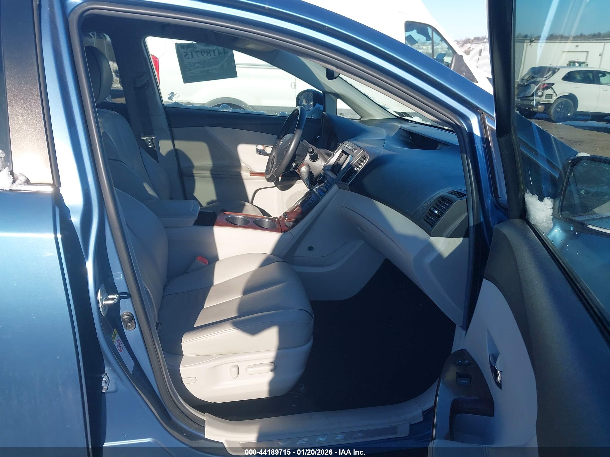 TOYOTA VENZA image 5