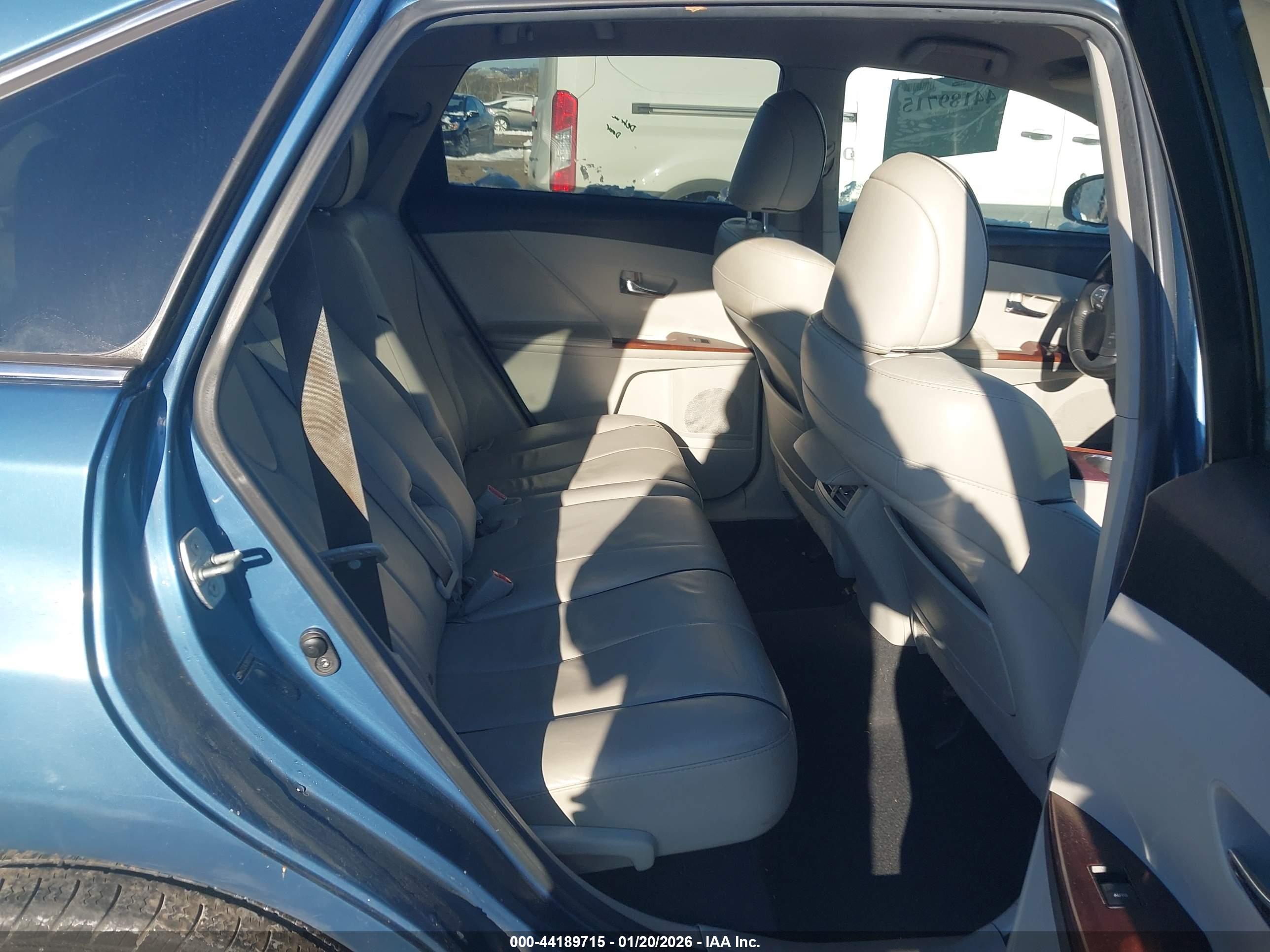 TOYOTA VENZA image 8