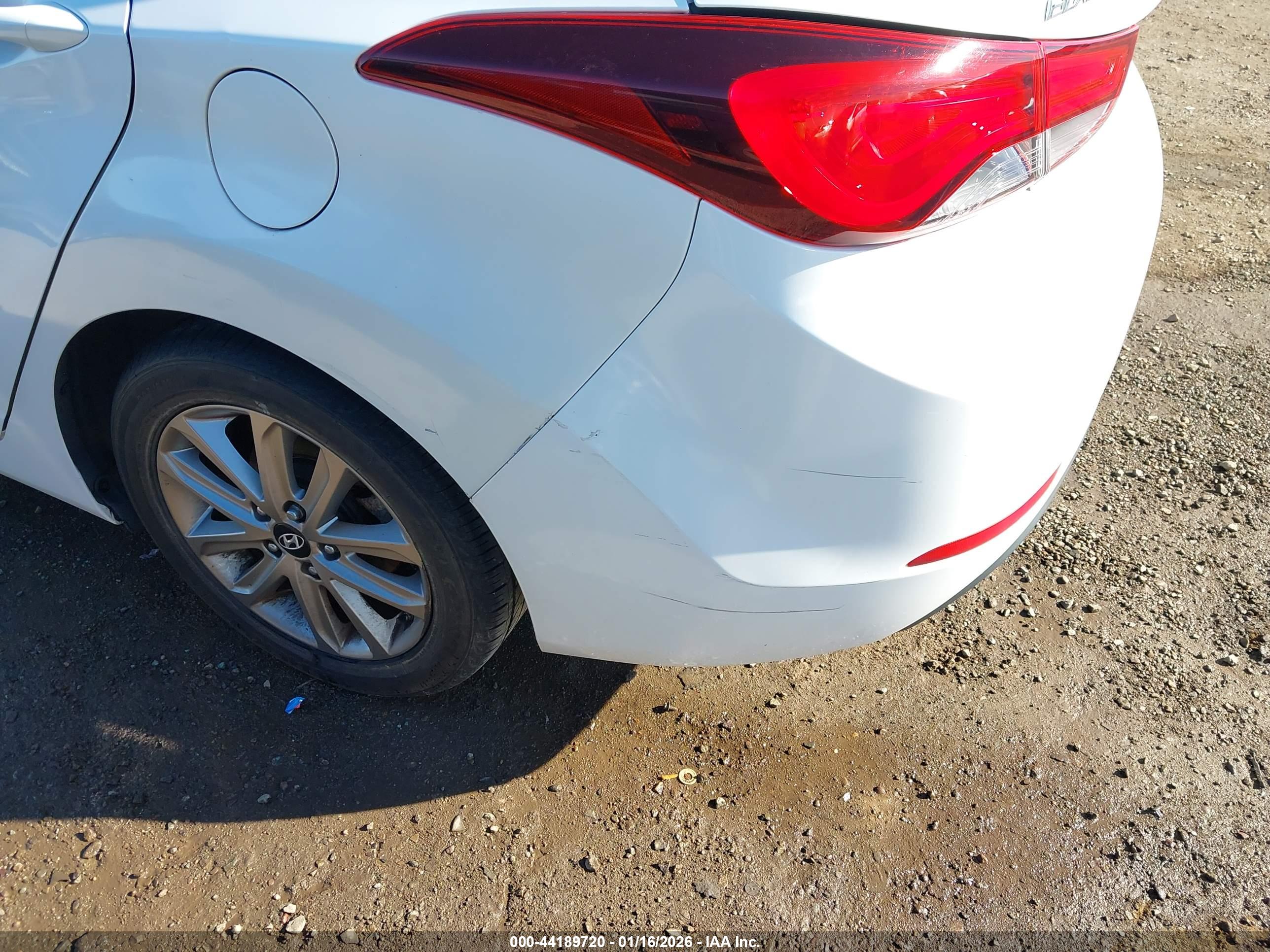 HYUNDAI ELANTRA image 6