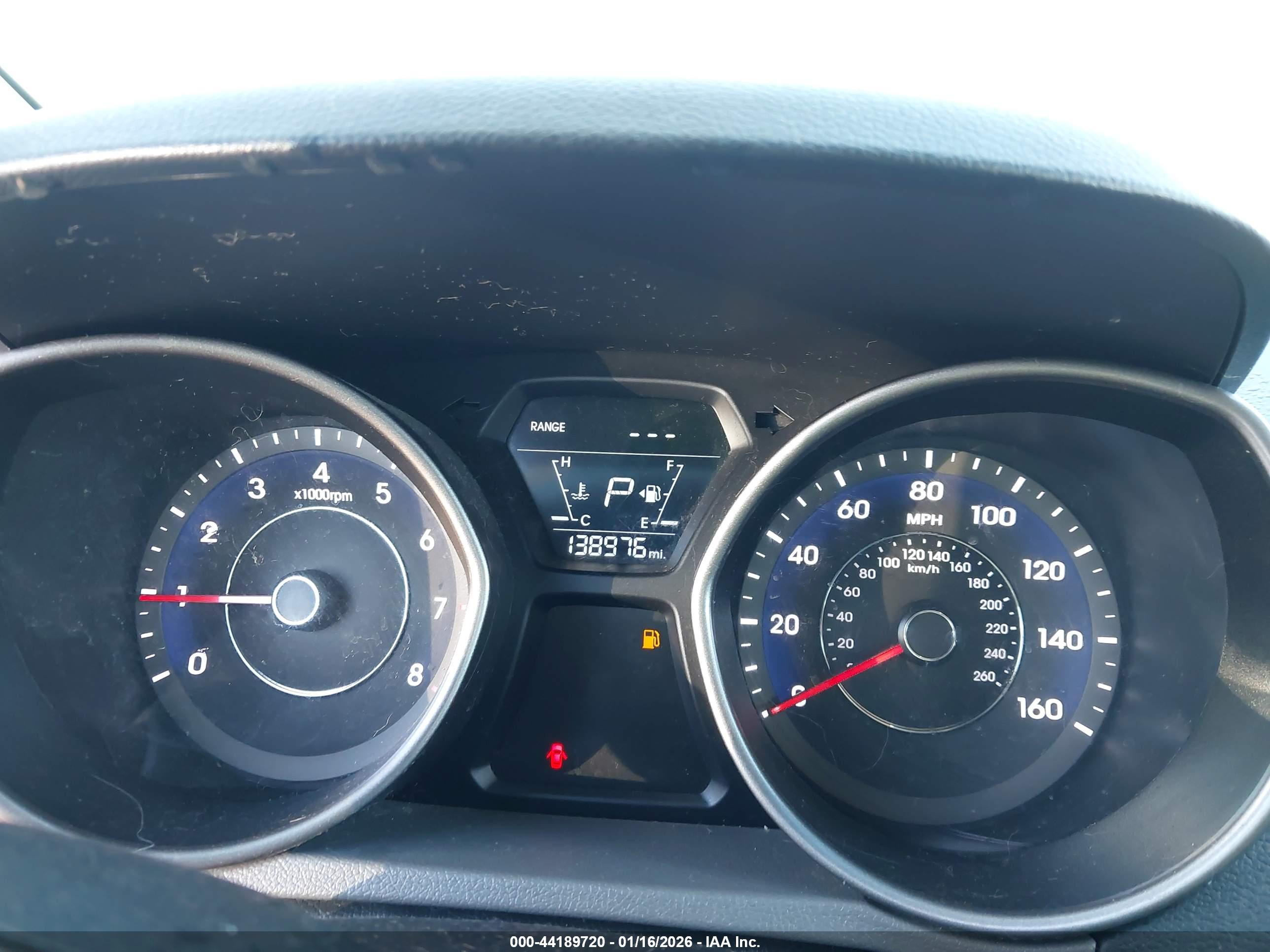 HYUNDAI ELANTRA image 7