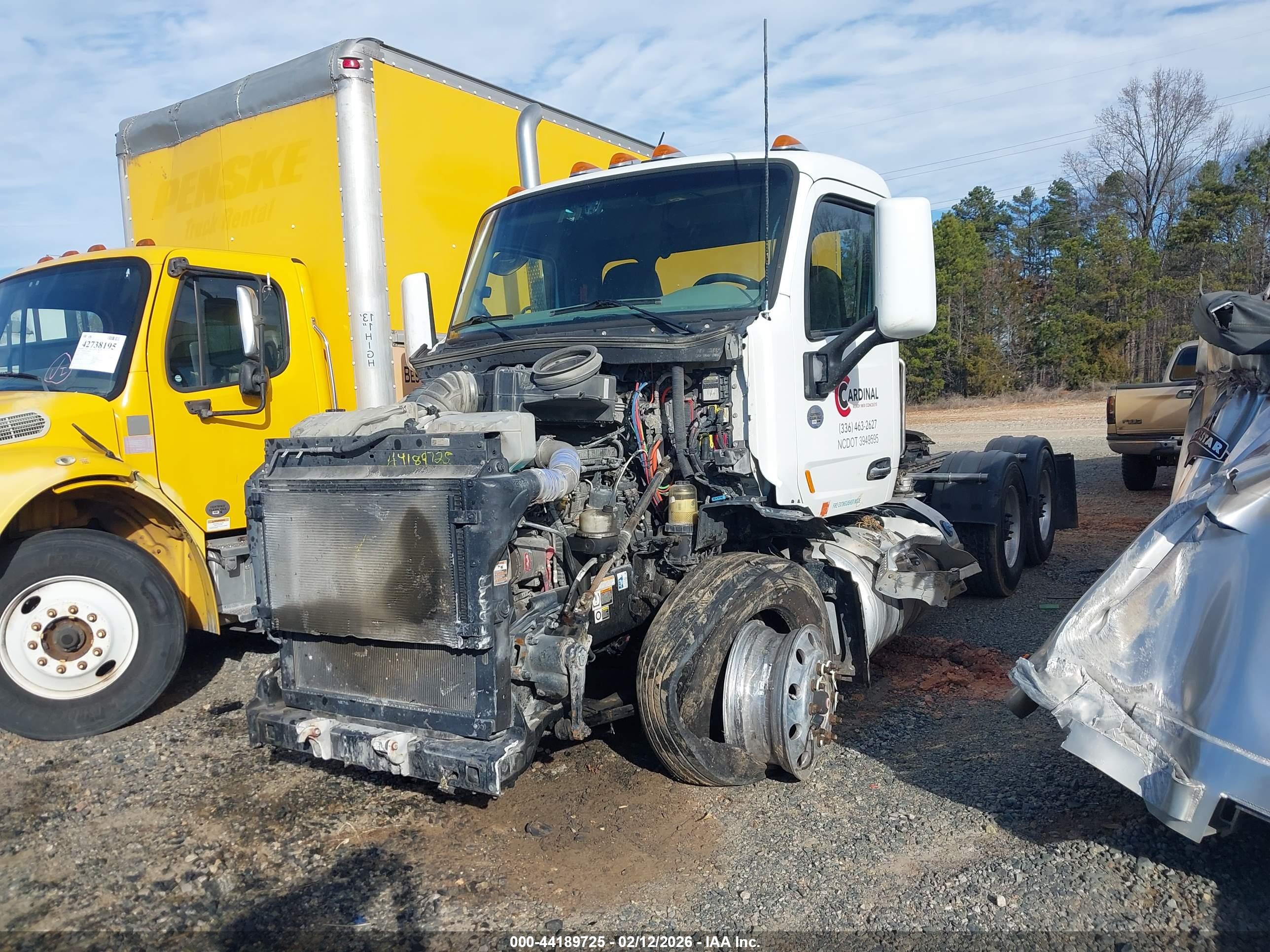 PETERBILT 579 image 2