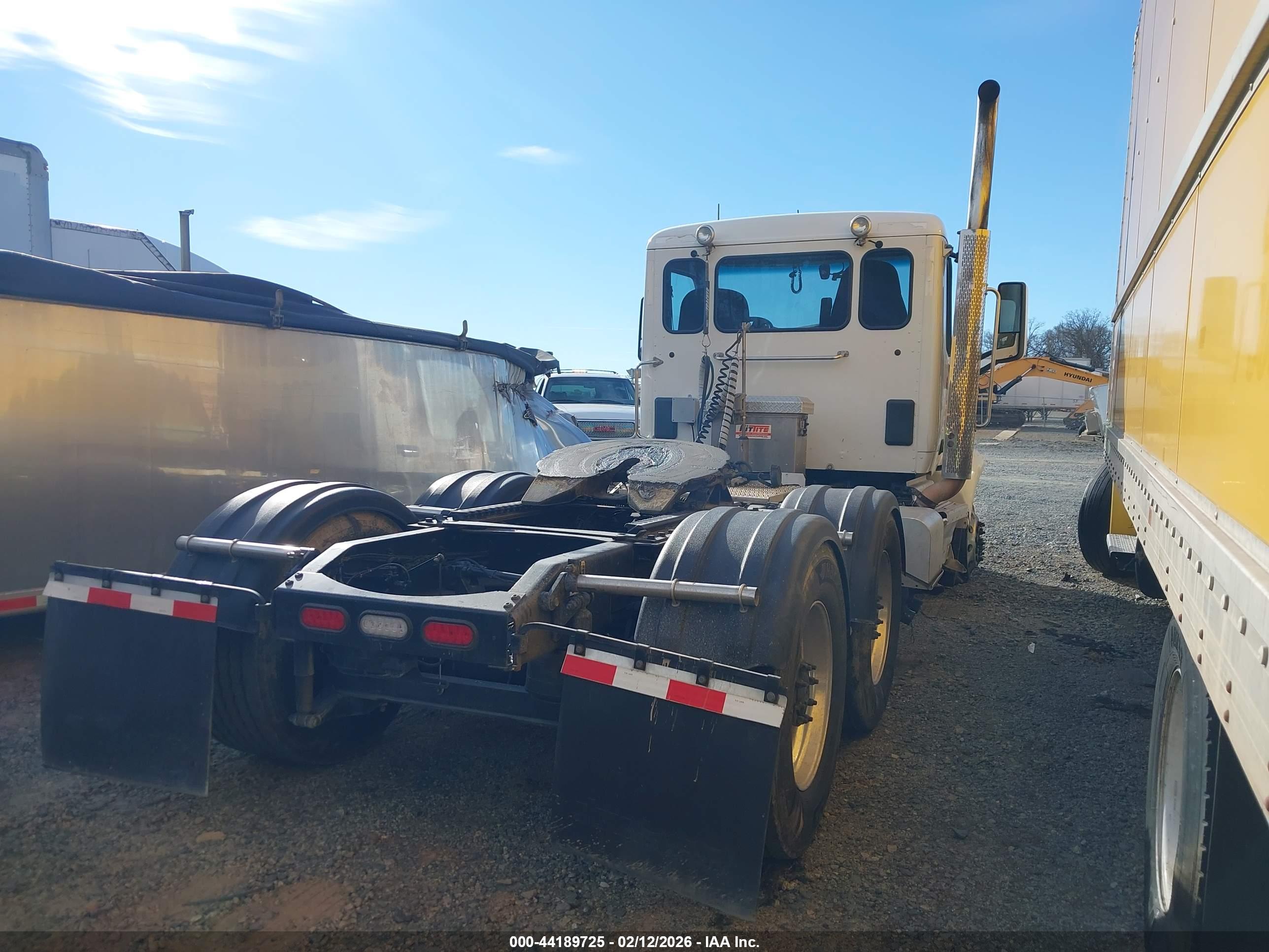 PETERBILT 579 image 4