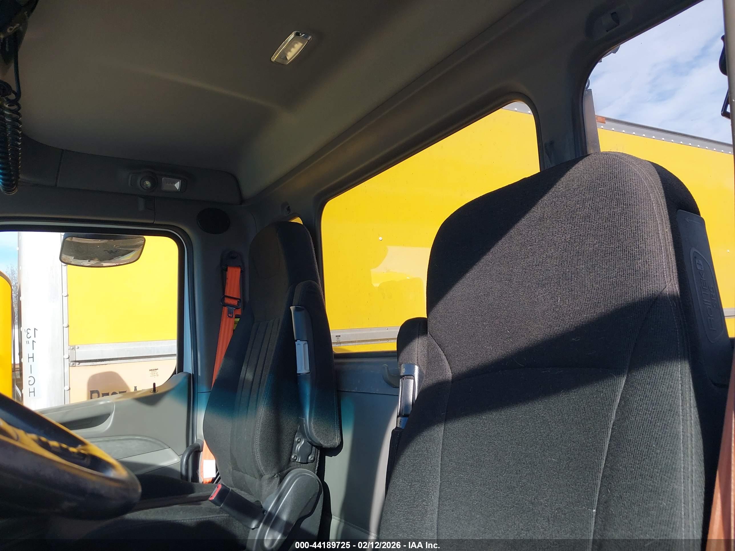 PETERBILT 579 image 7