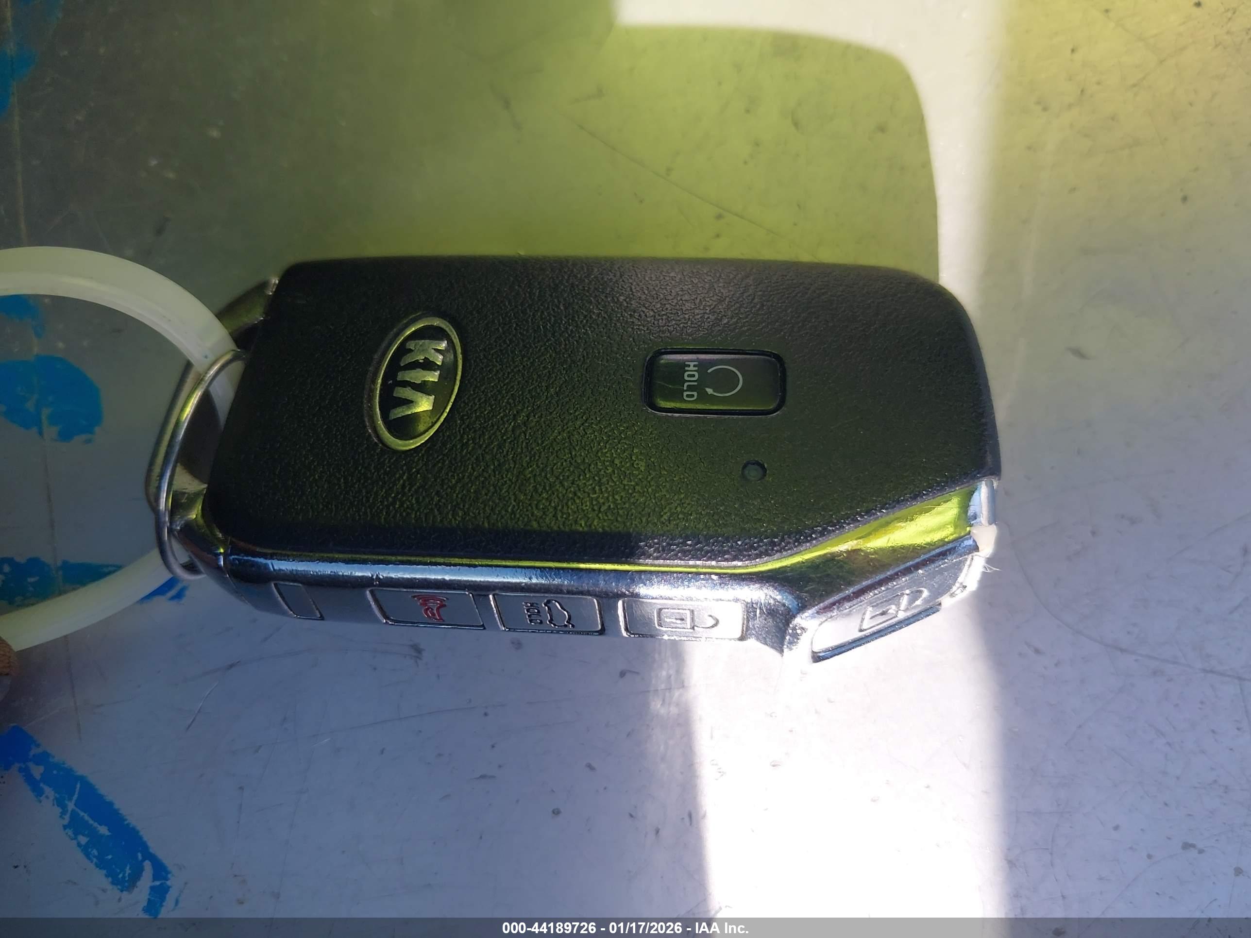KIA K5 image 11