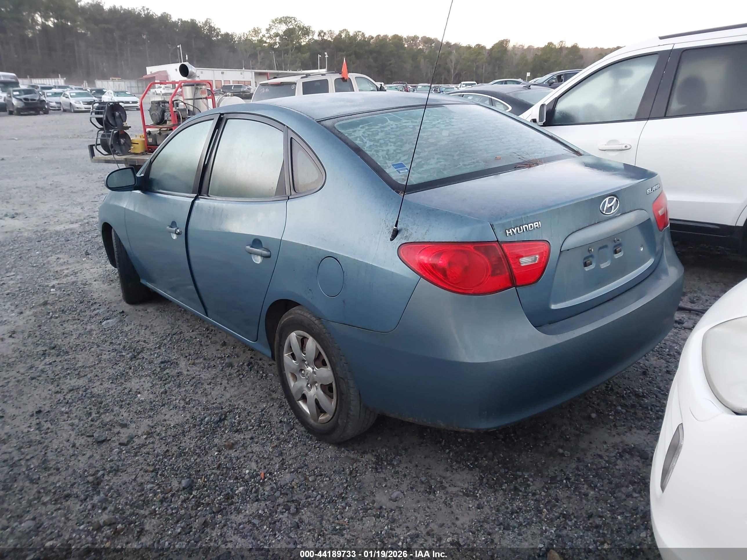 HYUNDAI ELANTRA image 3