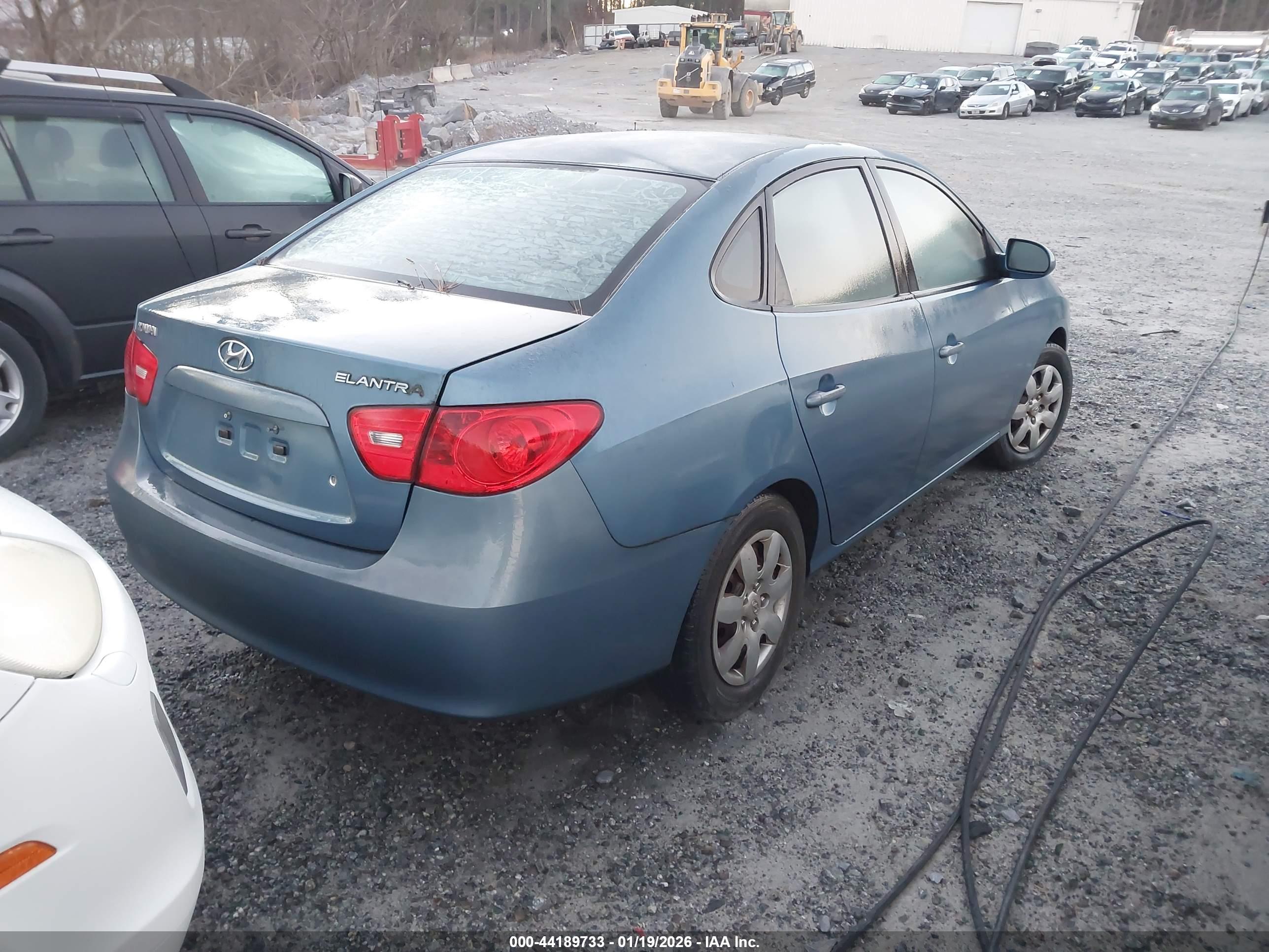 HYUNDAI ELANTRA image 4
