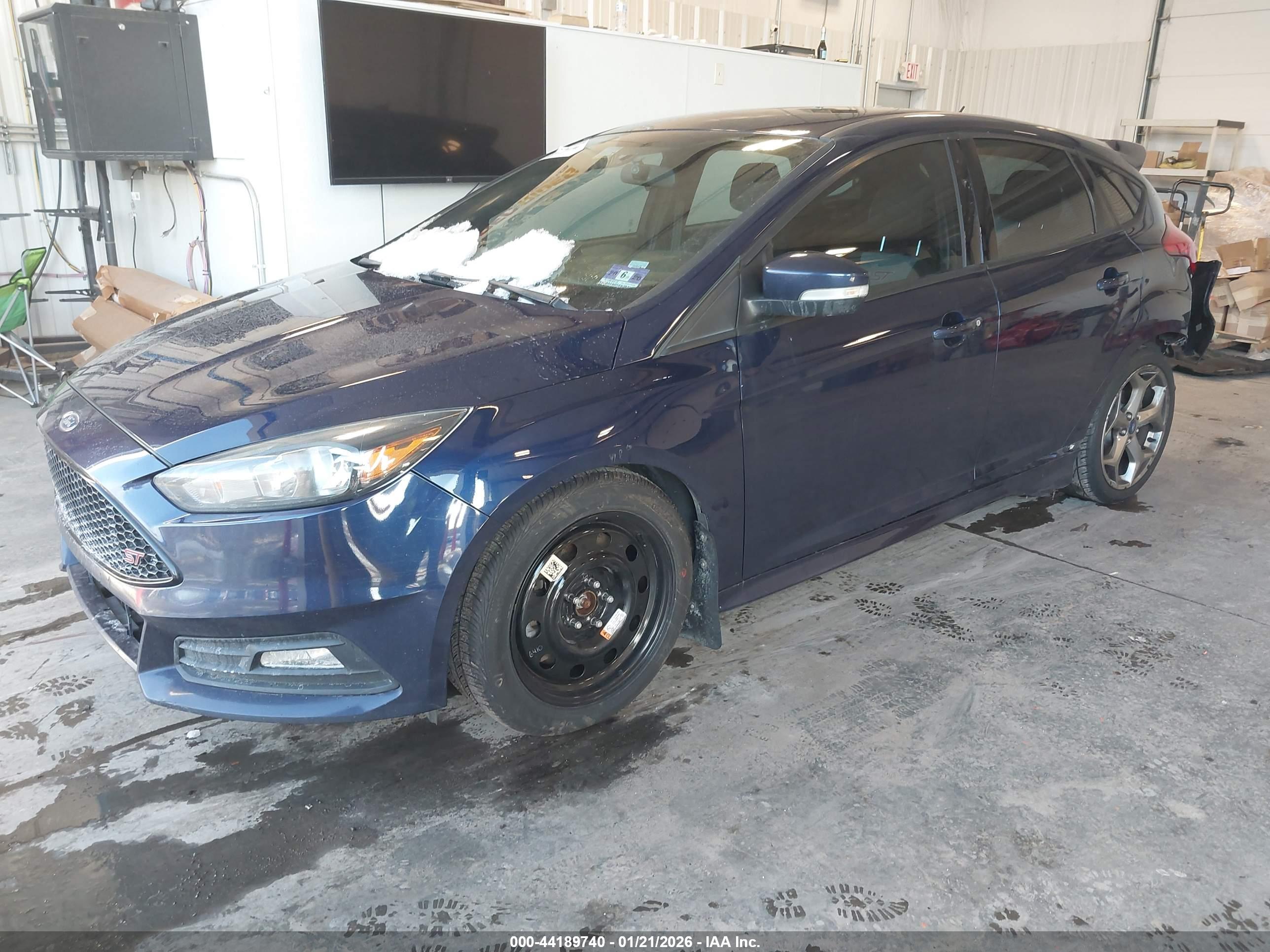 FORD FOCUS image 2