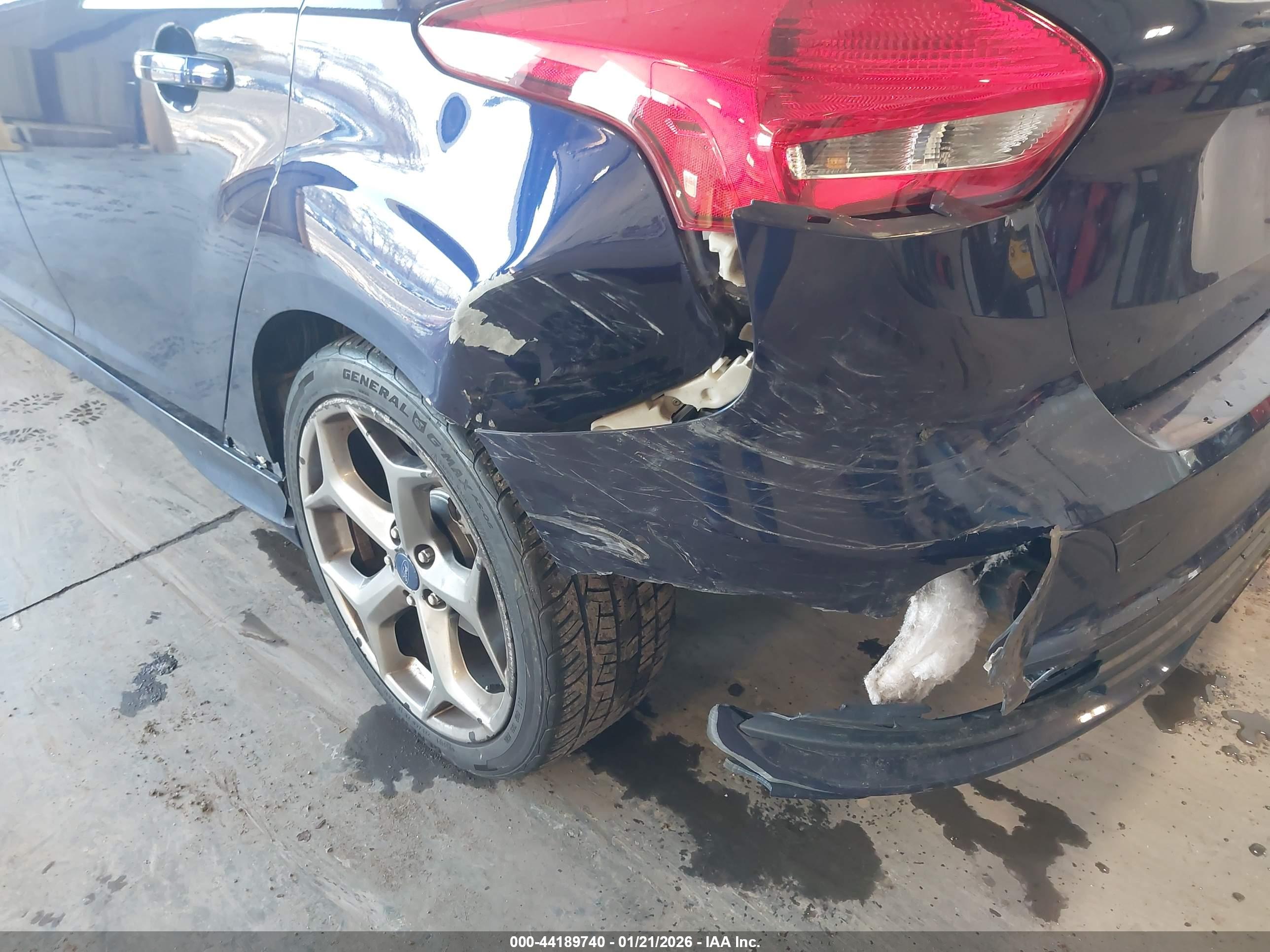 FORD FOCUS image 6