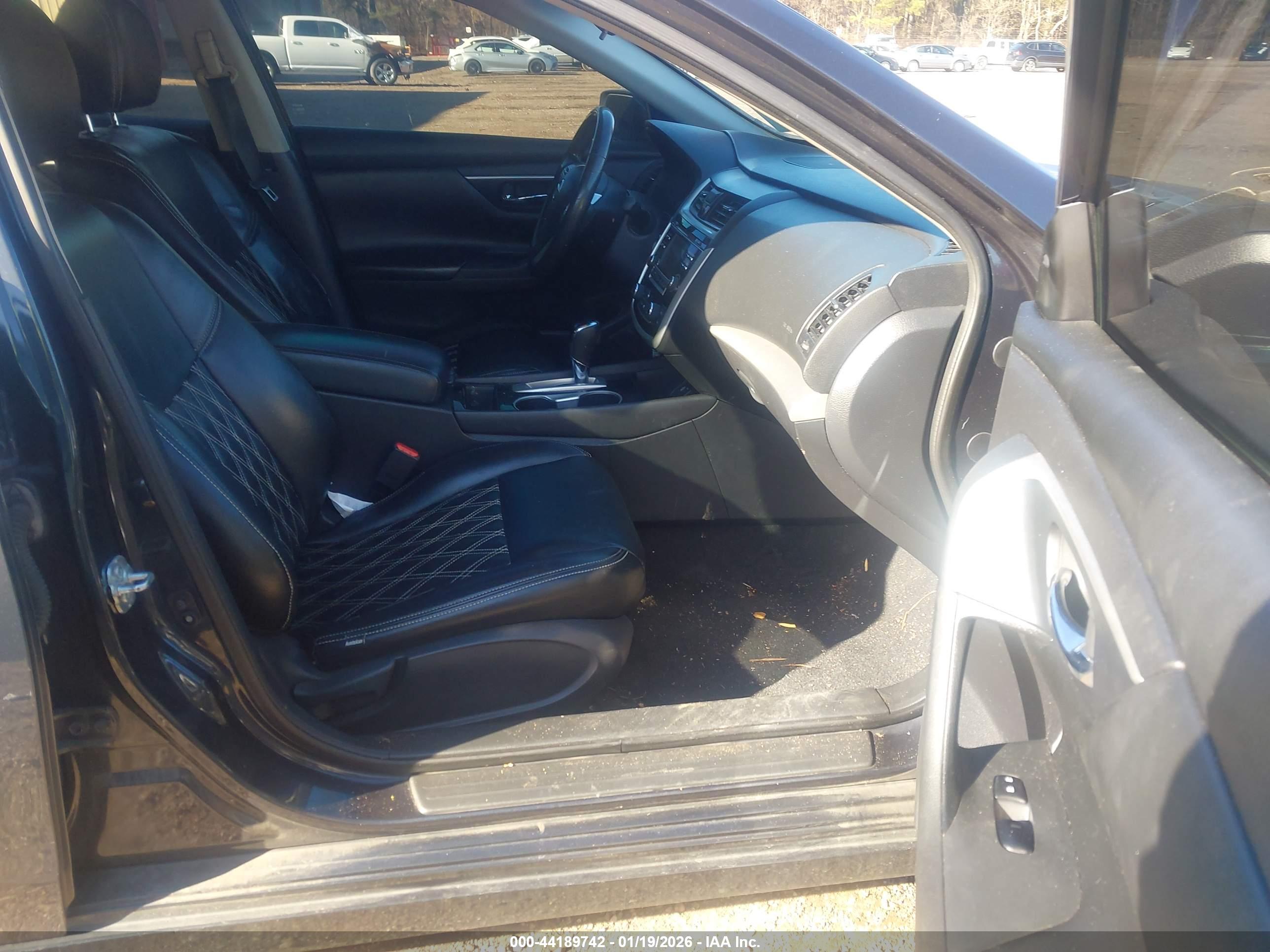 NISSAN ALTIMA image 5