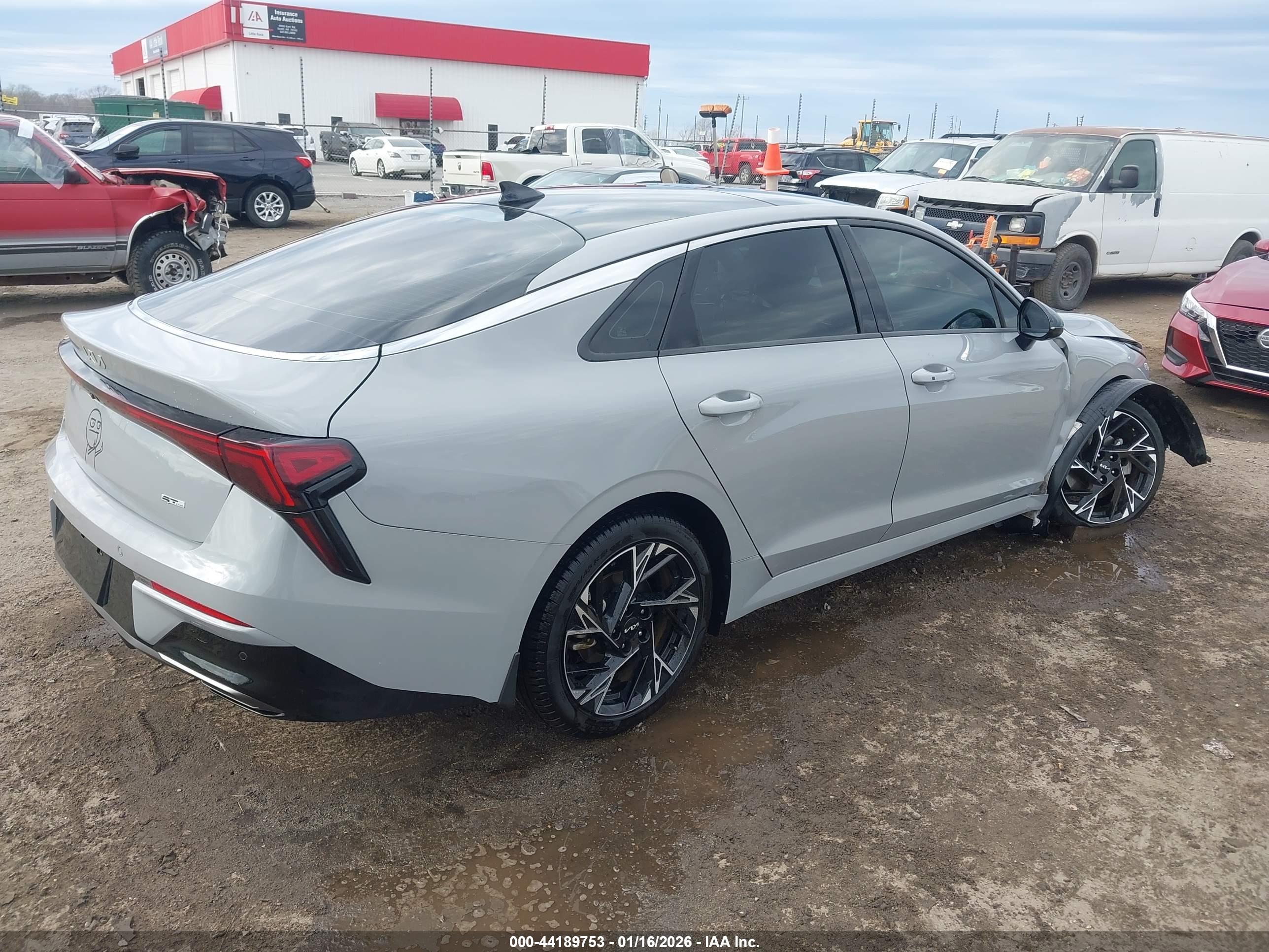 KIA K5 image 4