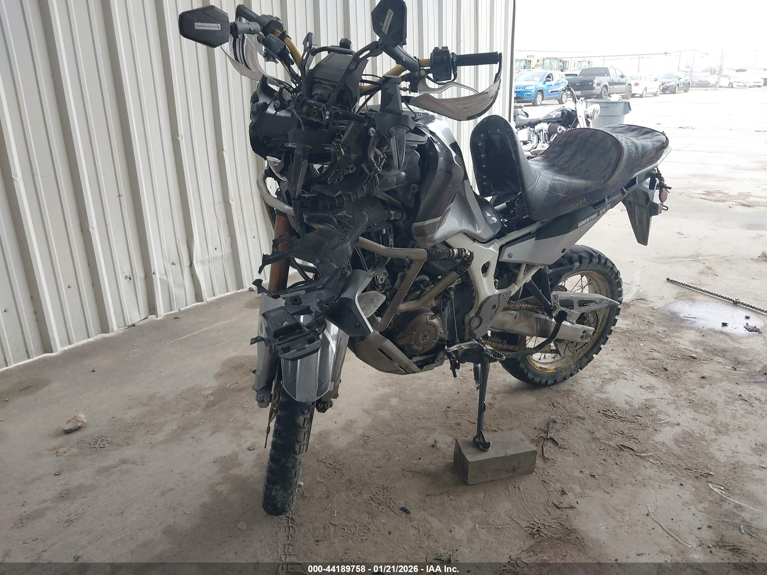 HONDA CRF1000 image 2