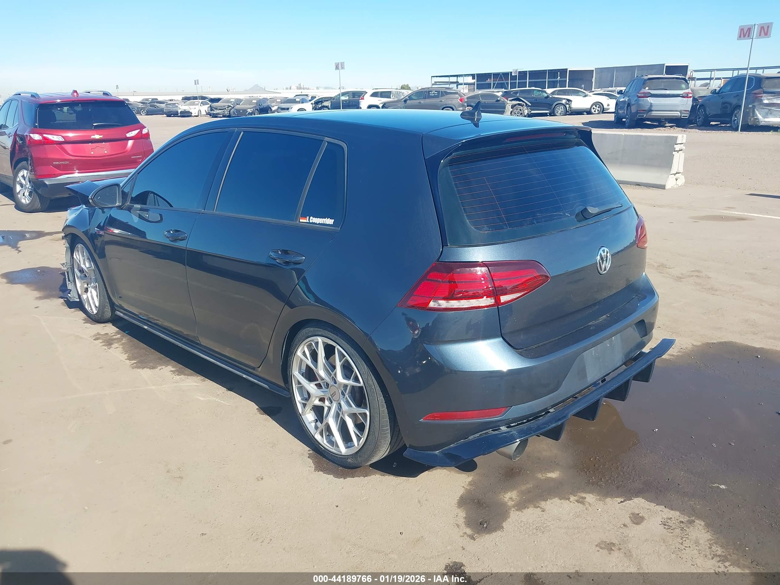 VOLKSWAGEN GOLF image 3