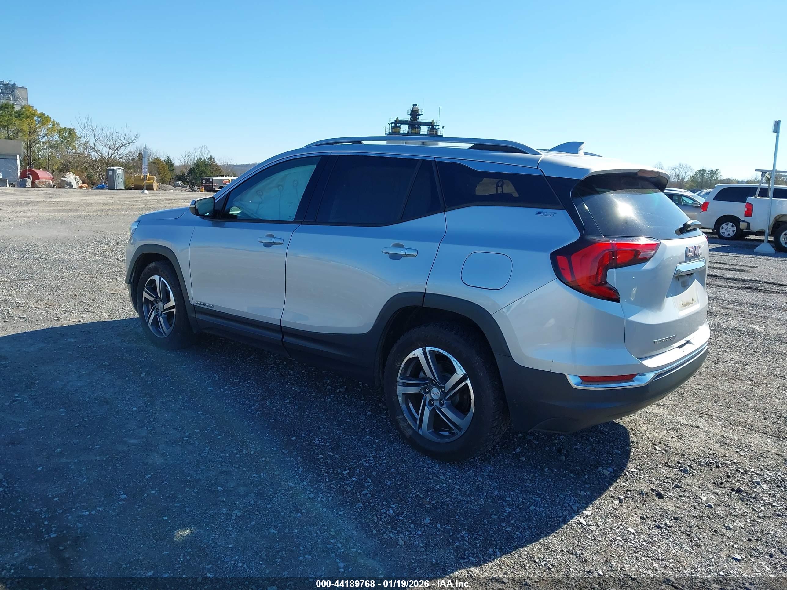 GMC TERRAIN image 3