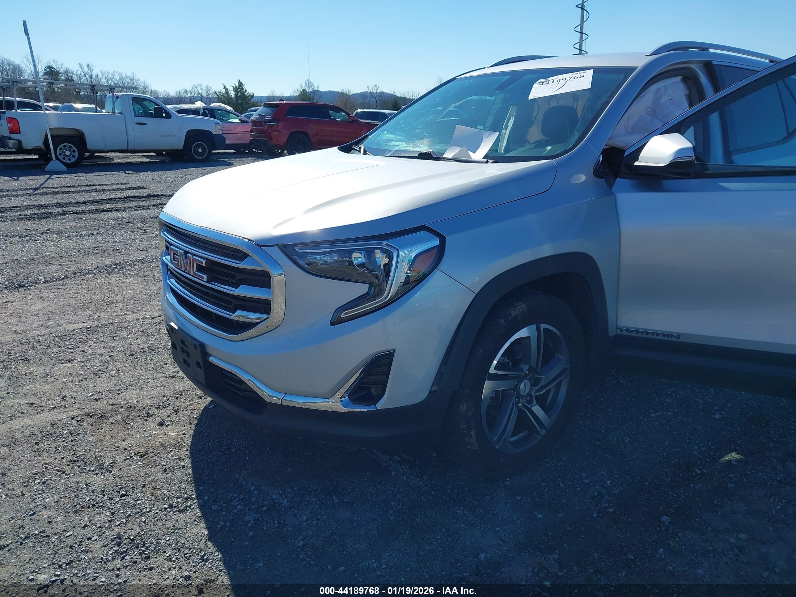 GMC TERRAIN image 6