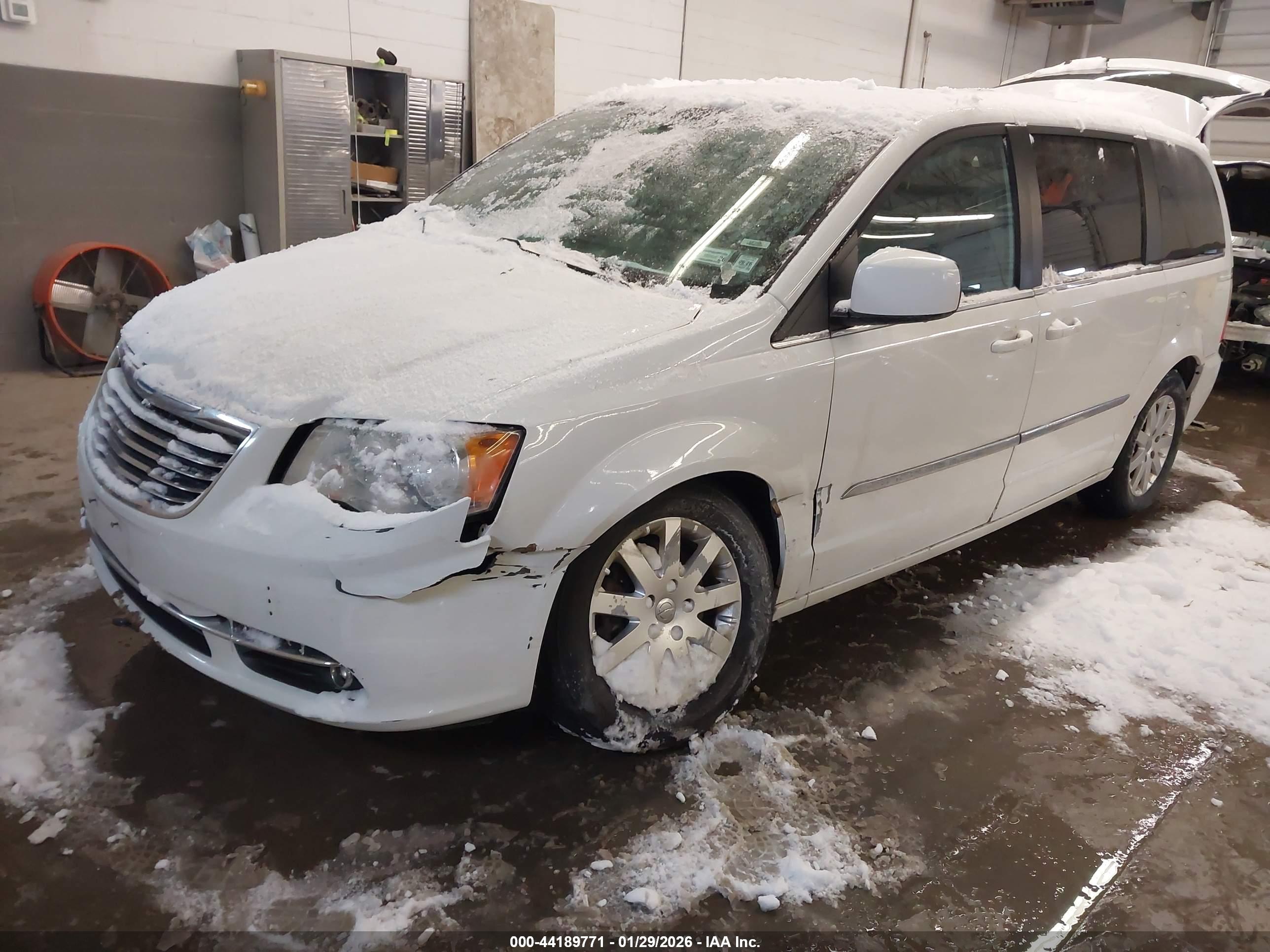 CHRYSLER TOWN image 2