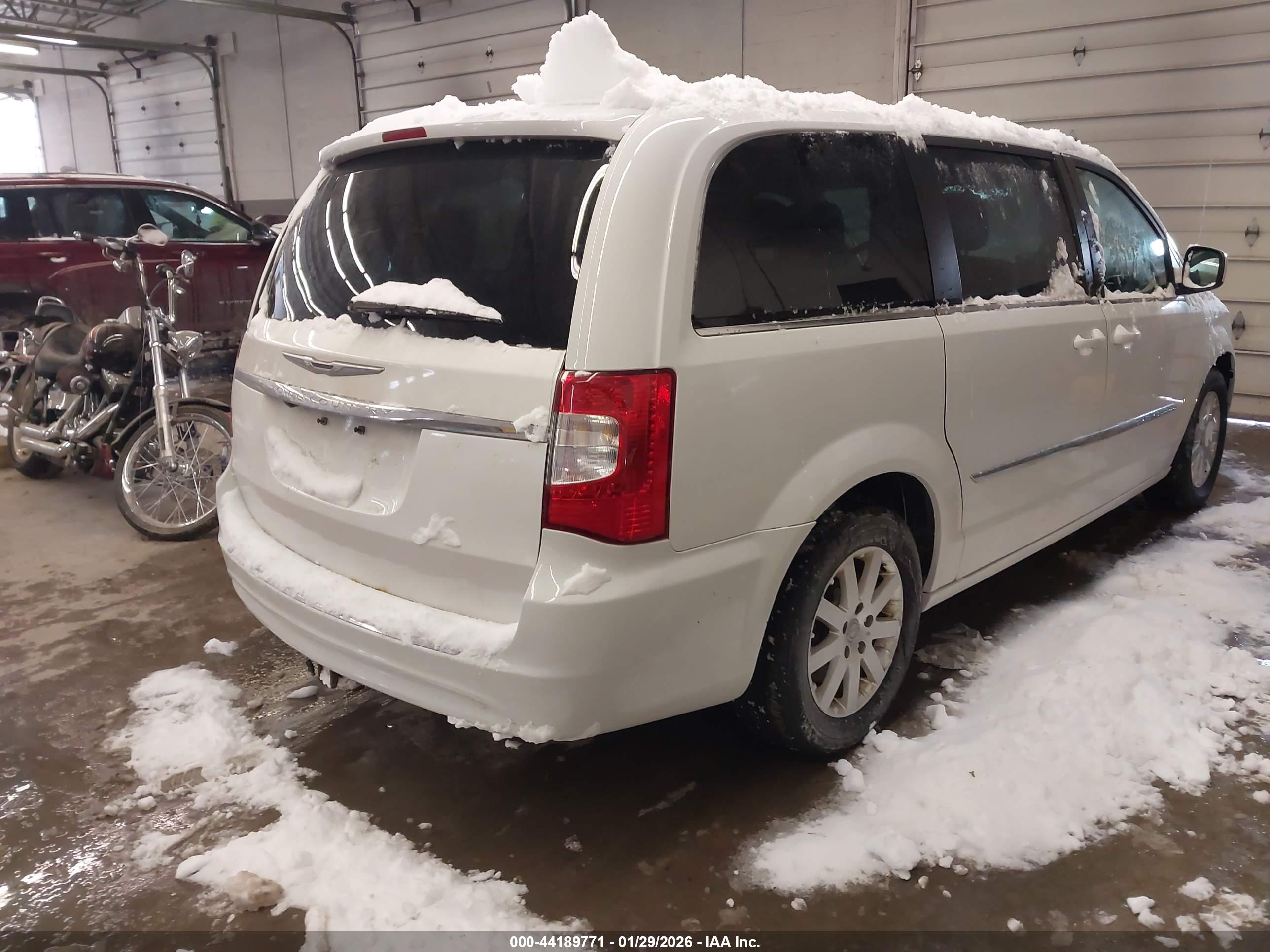 CHRYSLER TOWN image 4
