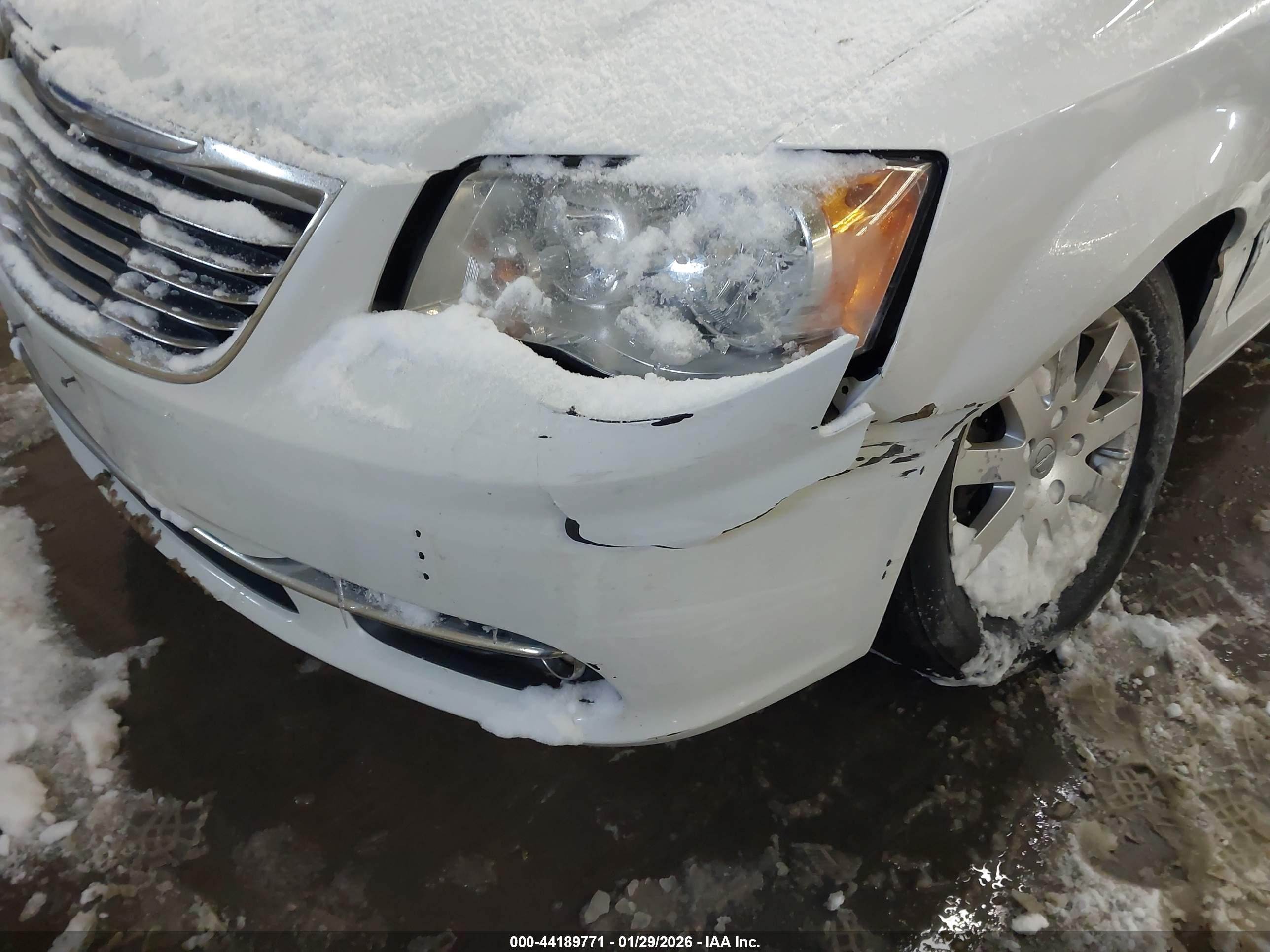 CHRYSLER TOWN image 6