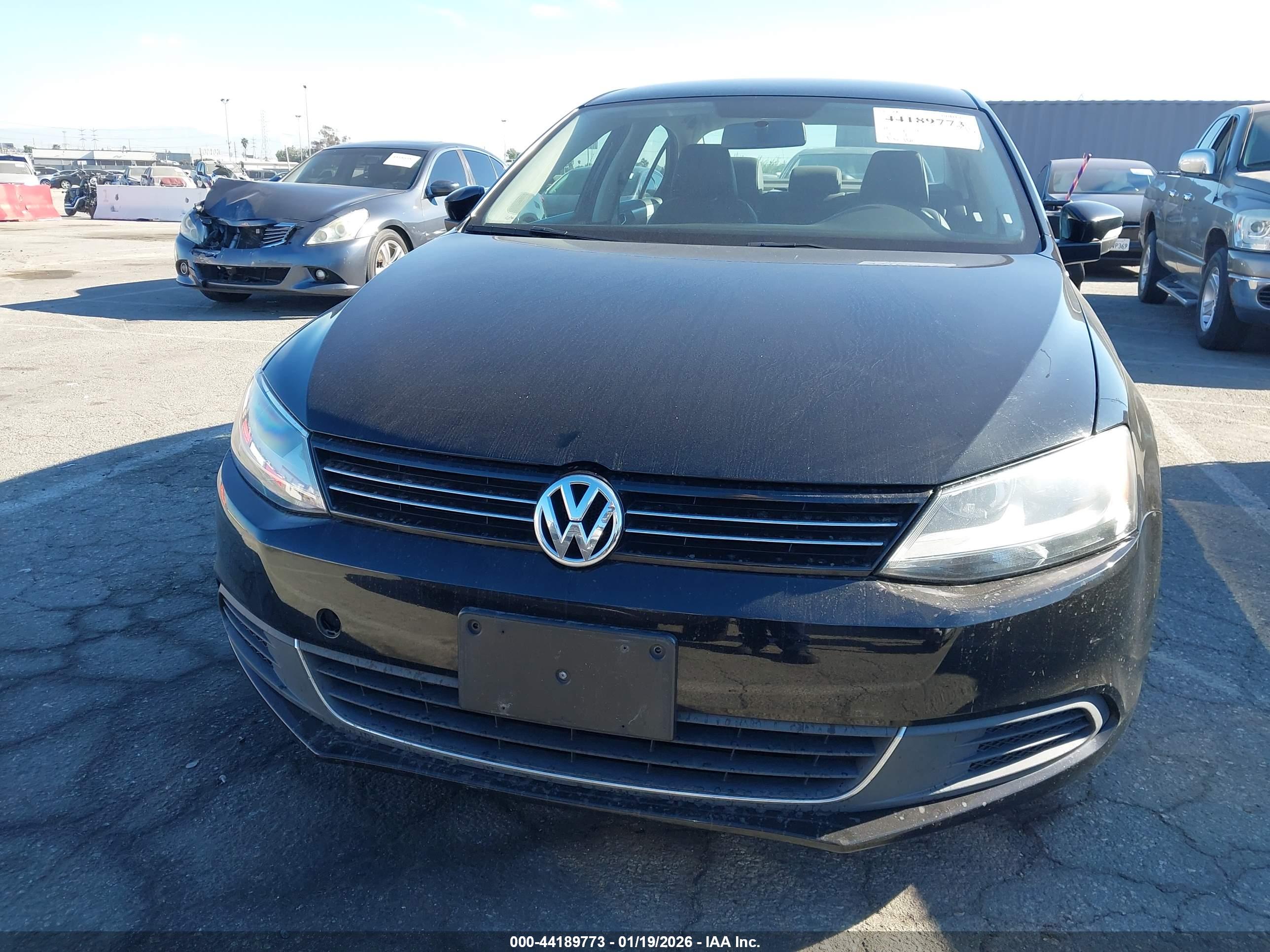 VOLKSWAGEN JETTA image 6
