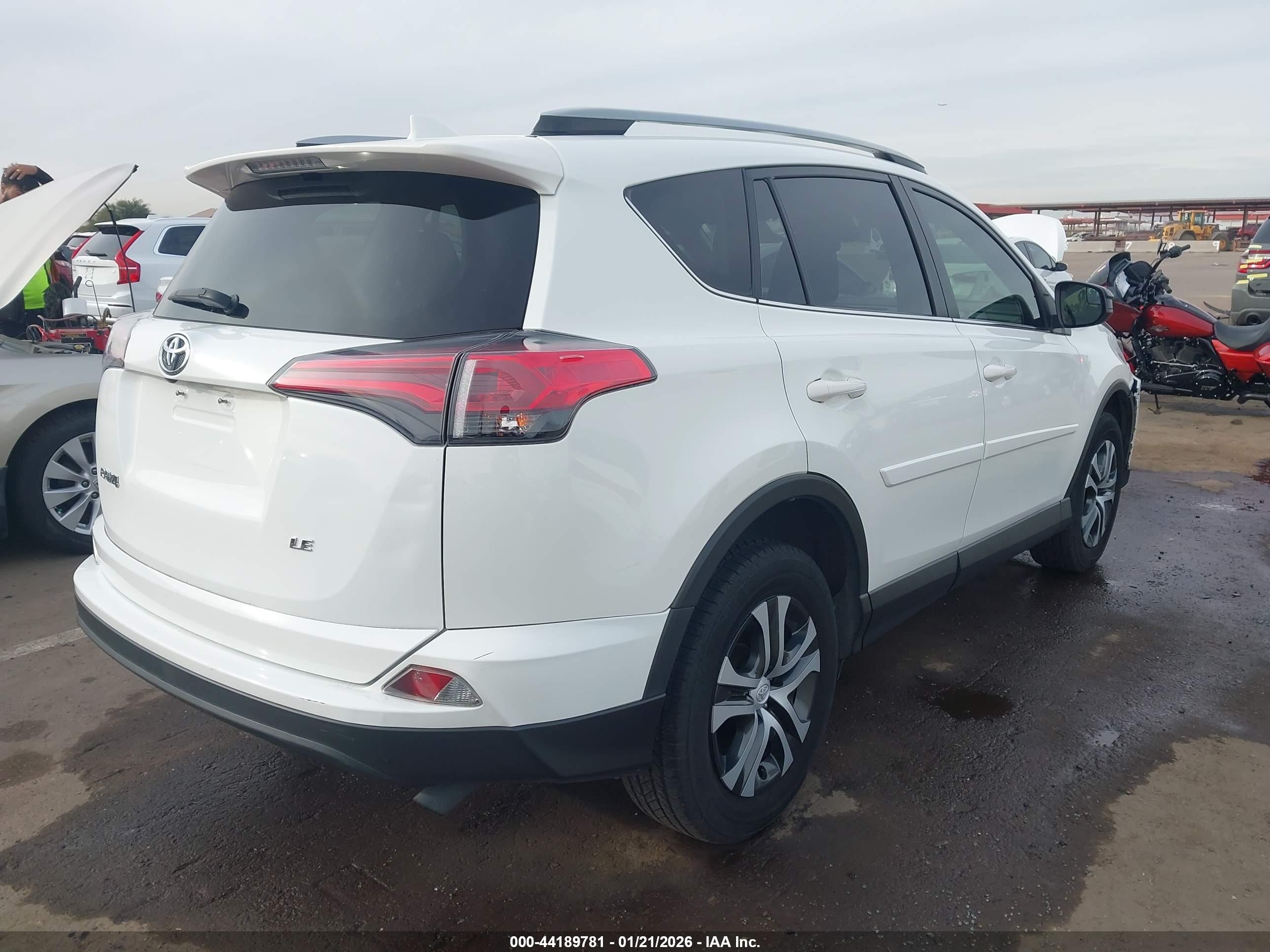 TOYOTA RAV4 image 4
