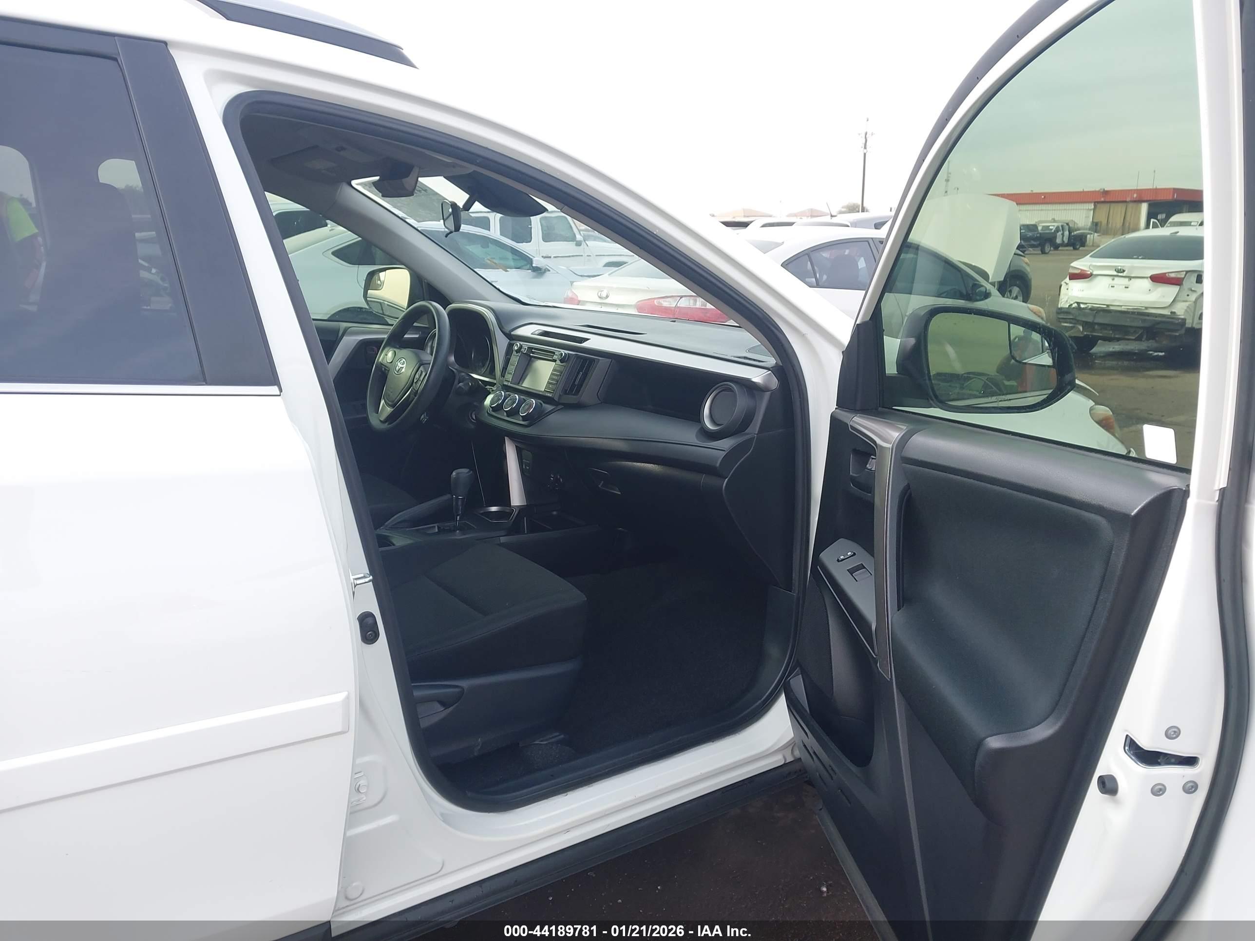 TOYOTA RAV4 image 5